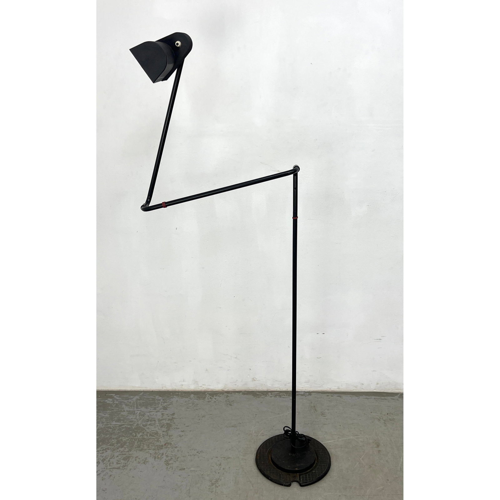 Postmodern Memphis Style Articulated Floor Lamp, Italian Style. Multi position.: Postmodern Memphis Style Articulated Floor Lamp, Italian Style. Multi position. Dimensions: Height: 46 inches, Width: 9 inches, Depth: 13.5 inches. ---