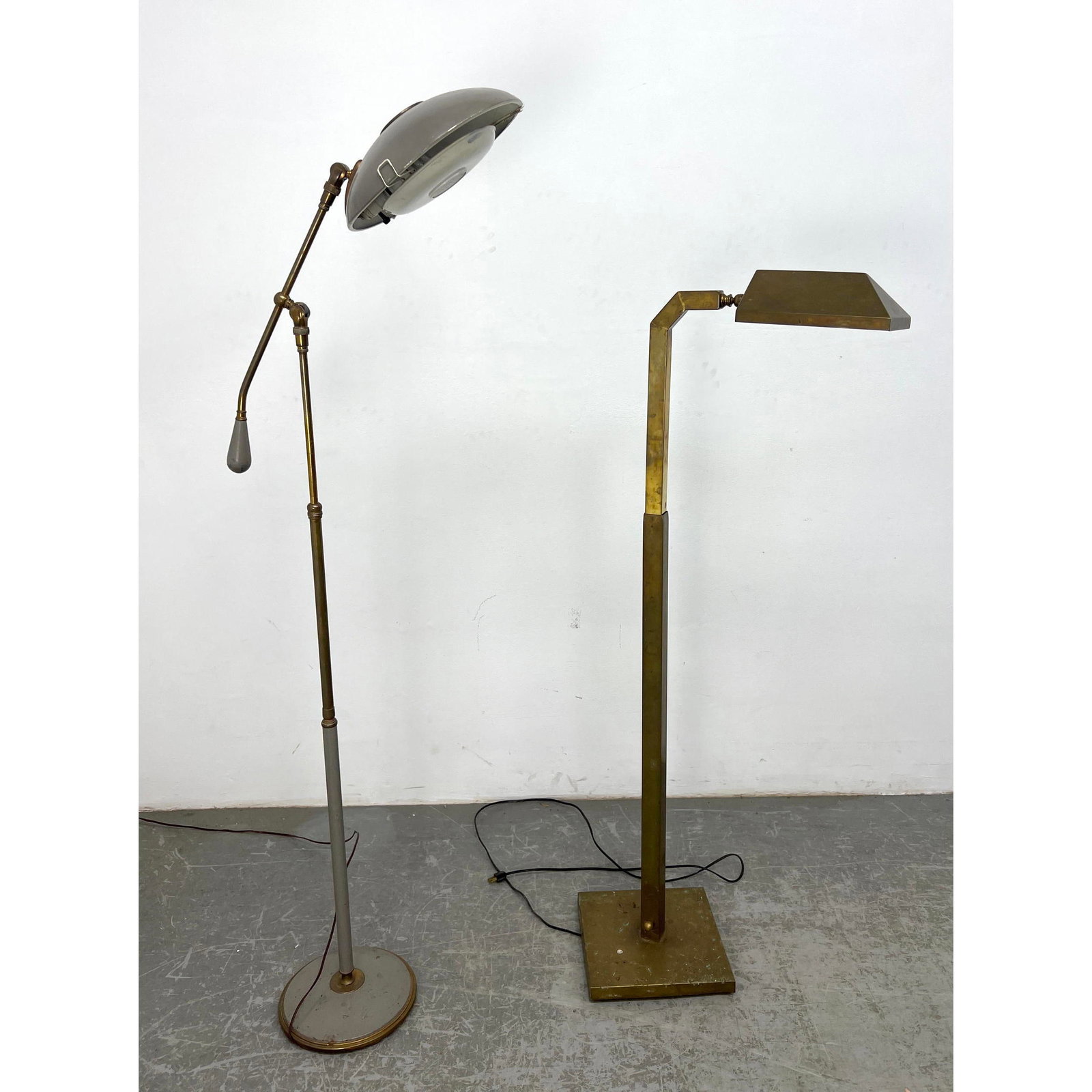 2pcs Mid Century Modern Floor Lamps. 1 with Saucer shade. Brass adjustable Height. (1 of 10)