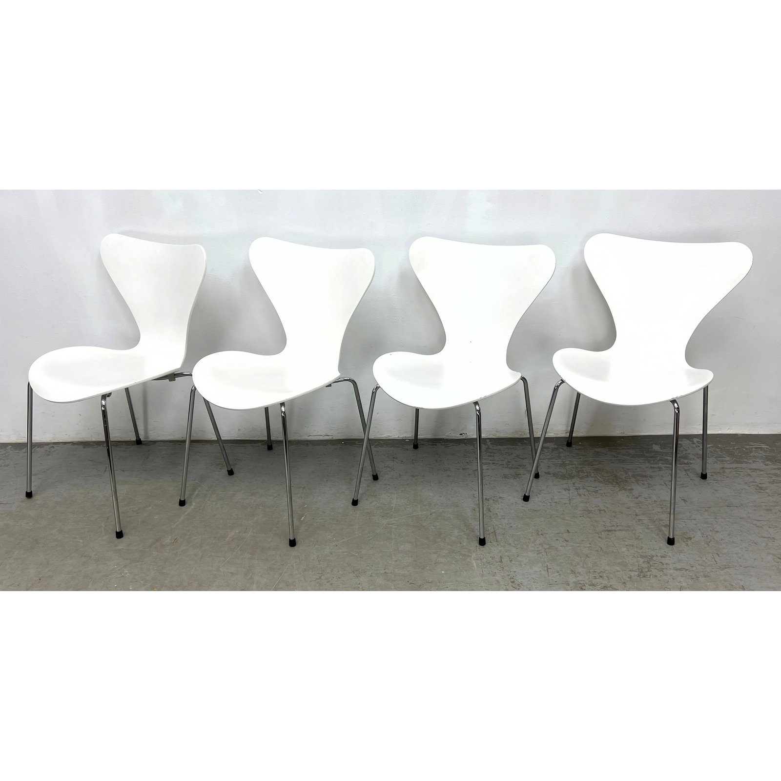 4 Danish Modern Arne Jacobsen Fritz Hansen Bentwood Stacking Ant Side Dining Chairs, Marked (1 of 13)