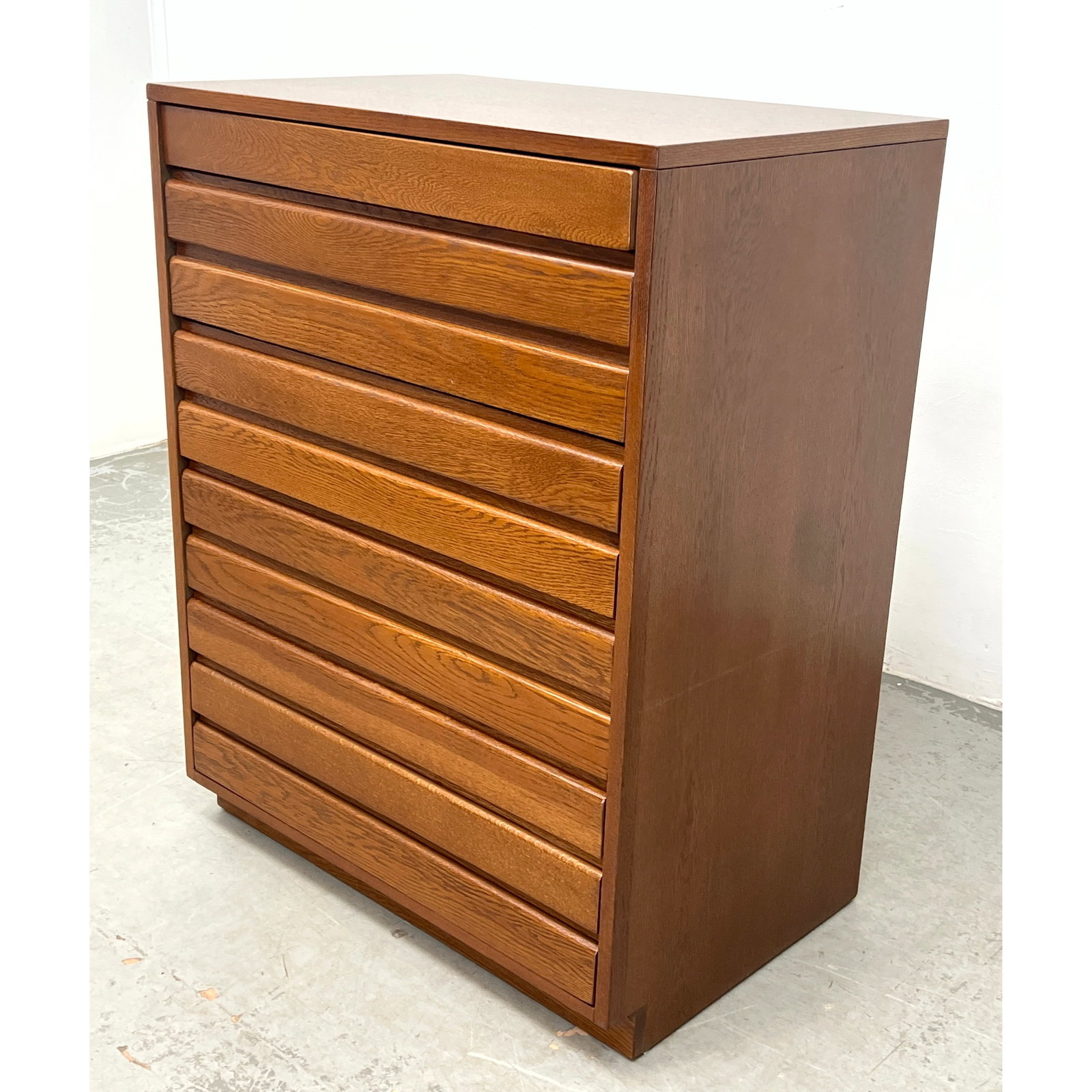 Sligh Furniture 5 Drawer American Modern Tall Chest. (1 of 10)