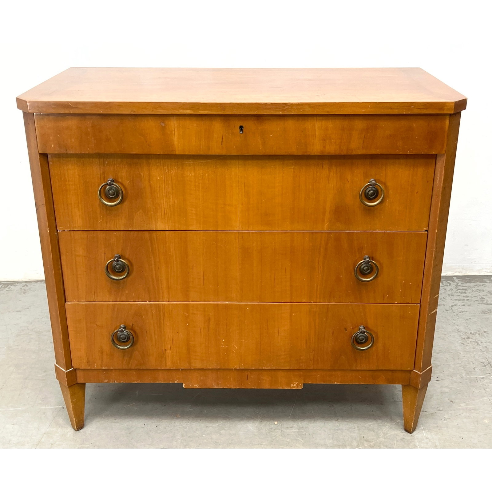 Kittinger Furniture Company of Buffalo Neoclassical revival style 4 Drawer Chest Dresser. Biedermeie (1 of 10)