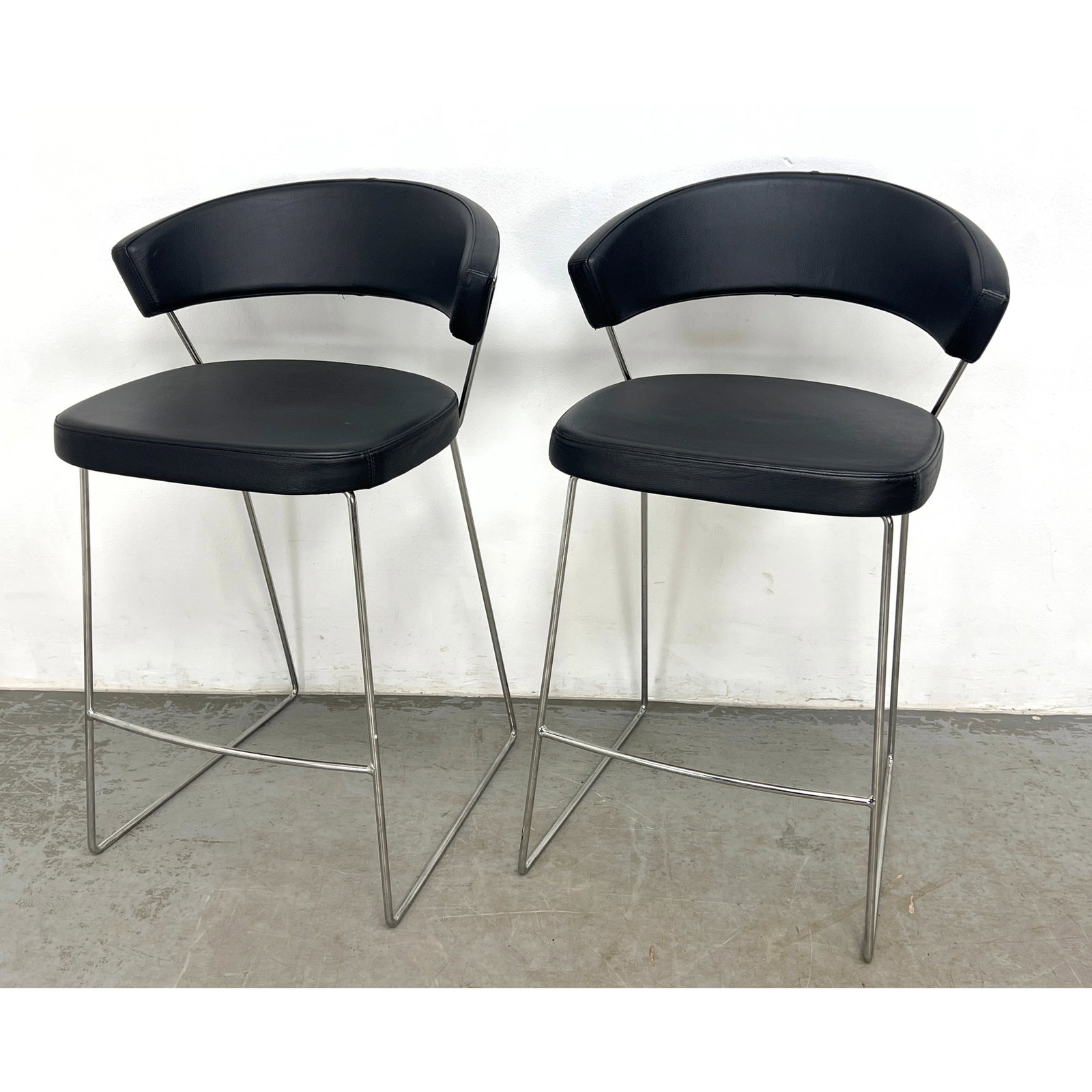 Pair Calligaris Black Italy Leather and Chrome Counter Height Stools, Contemporary Modern Design, Co (1 of 8)