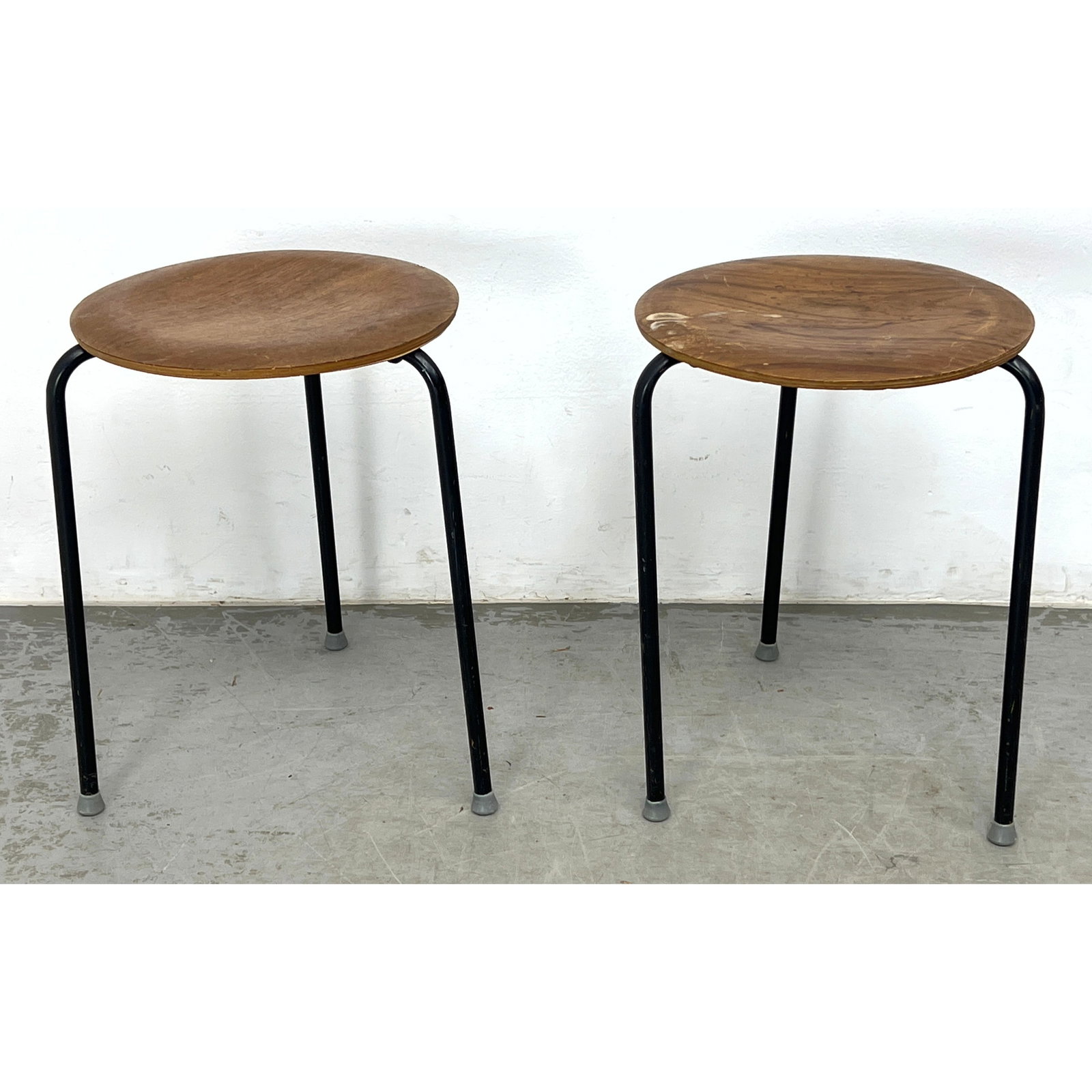 Pair Arne Jacobsen for Fritz Hansen, these three-legged stools: Pair Arne Jacobsen for Fritz Hansen, these three-legged stools Dimensions: Height: 17.5 inches, Width: 16 inches, Depth: 13 inches. --- US Packing and Shipping charge: In house shipping available. Wil