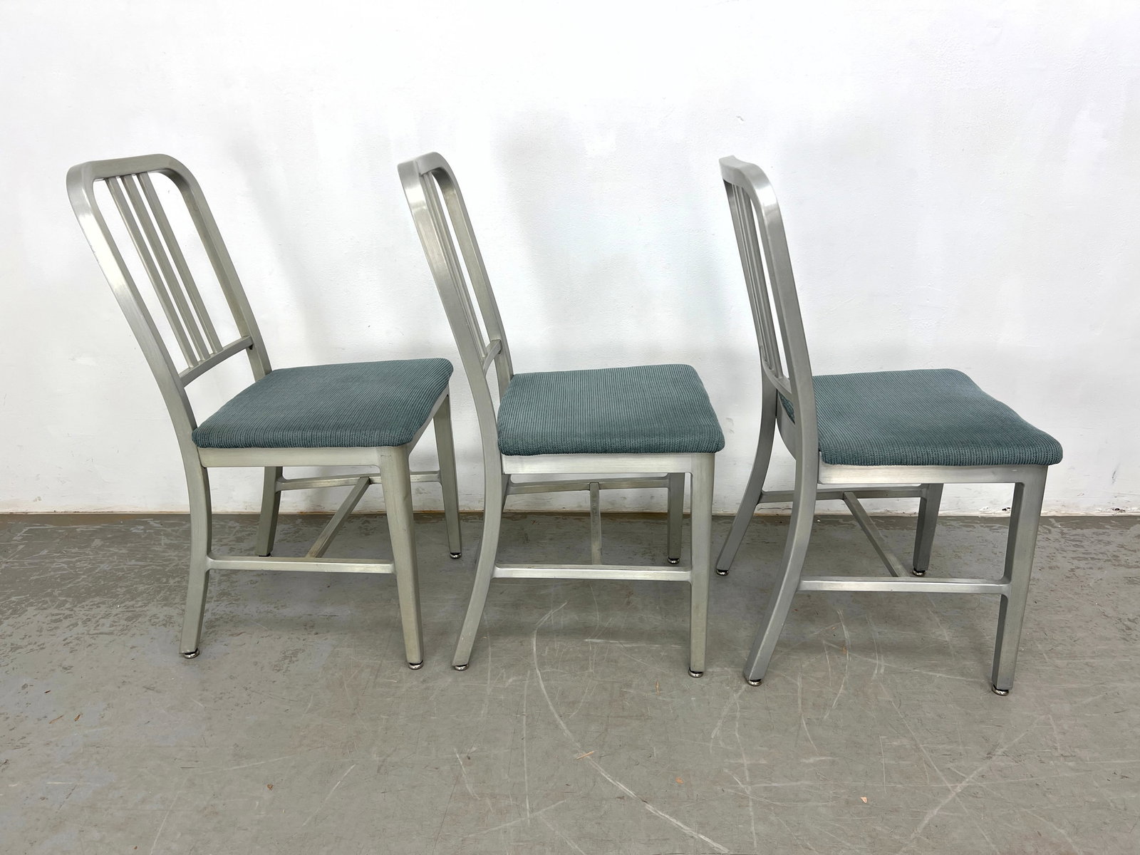 Set 6 Aluminum GoodForm Chairs. - 10