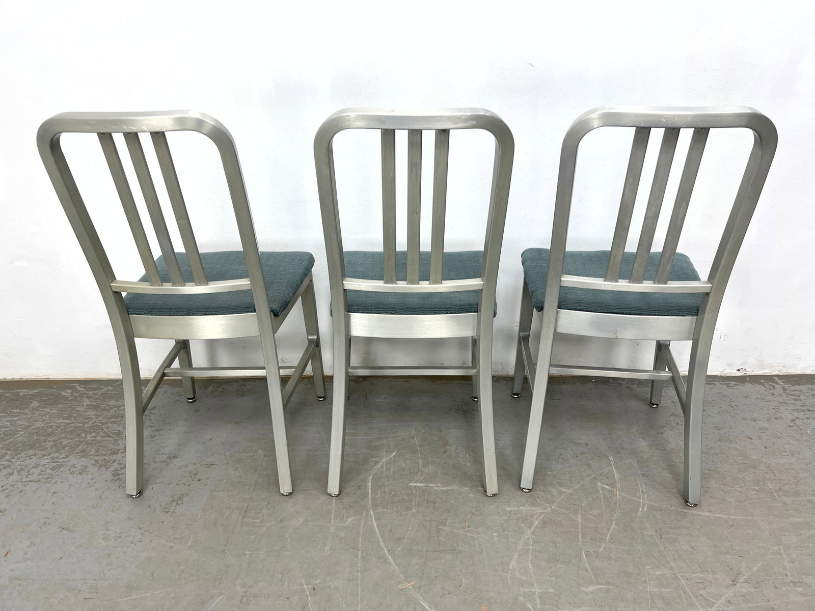 Set 6 Aluminum GoodForm Chairs. - 11