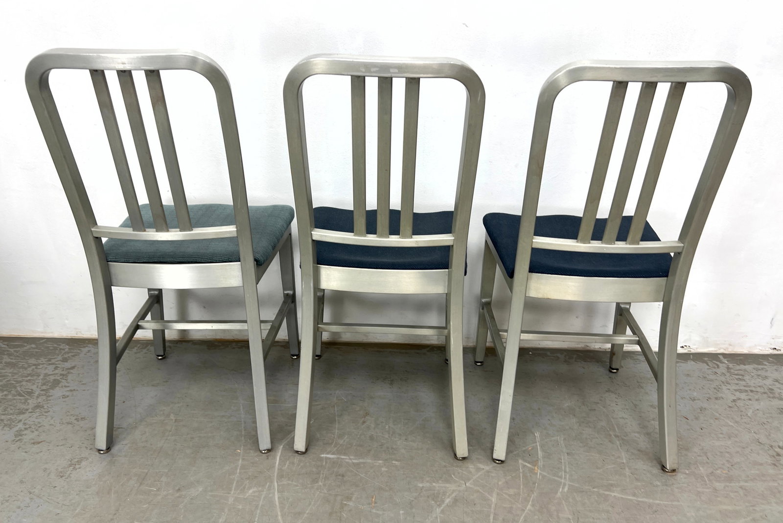 Set 6 Aluminum GoodForm Chairs. - 5