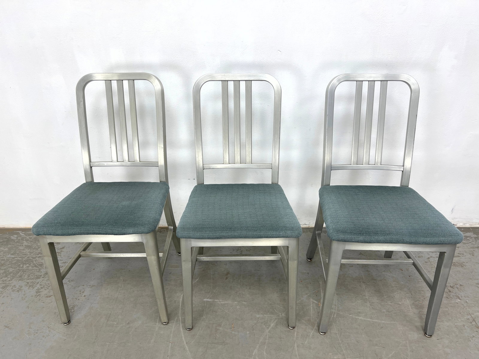 Set 6 Aluminum GoodForm Chairs. - 8