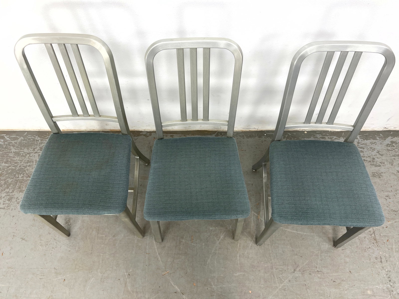 Set 6 Aluminum GoodForm Chairs. - 9