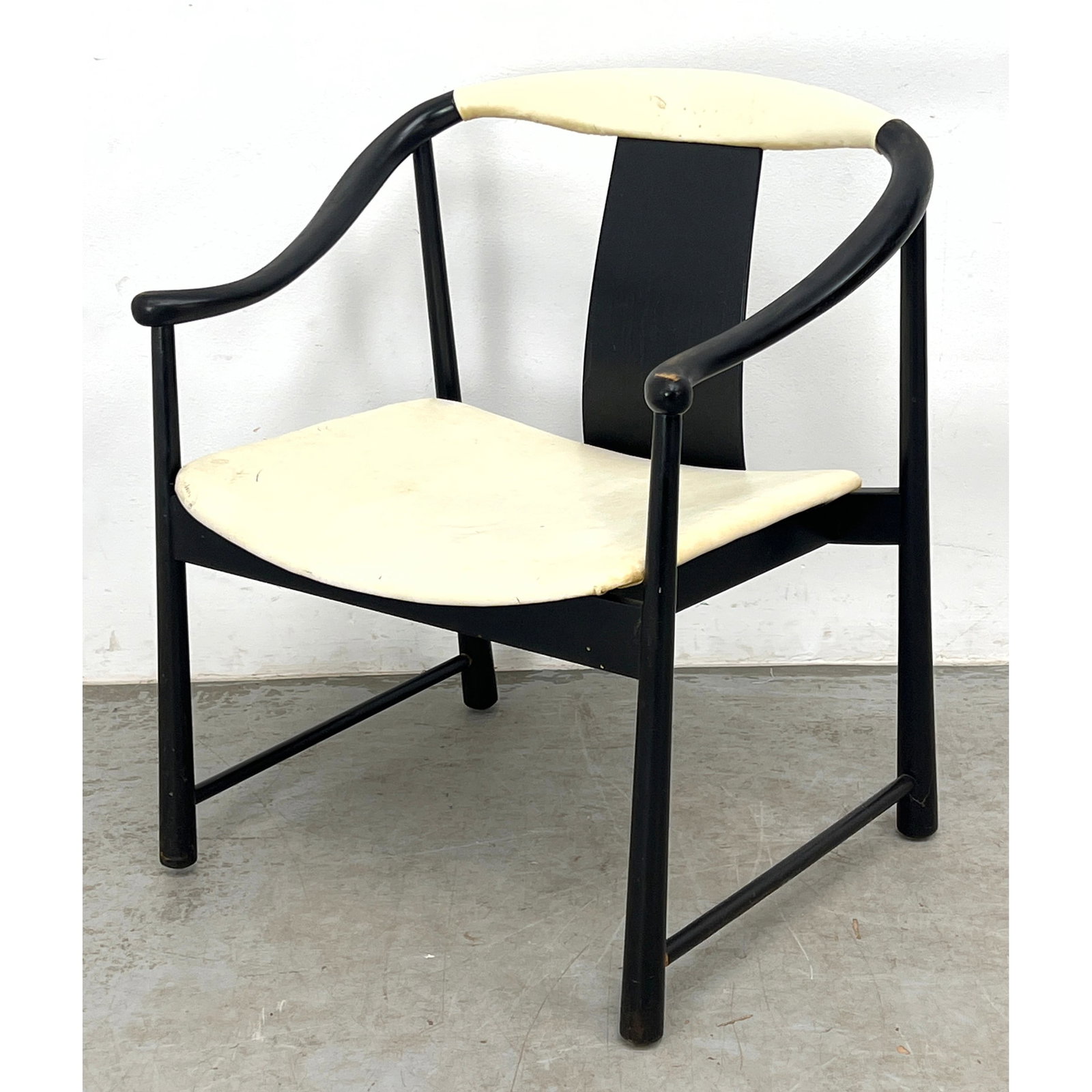 Hans Wegner Style China Arm Lounge Chair. reverse tapered legs. (1 of 8)