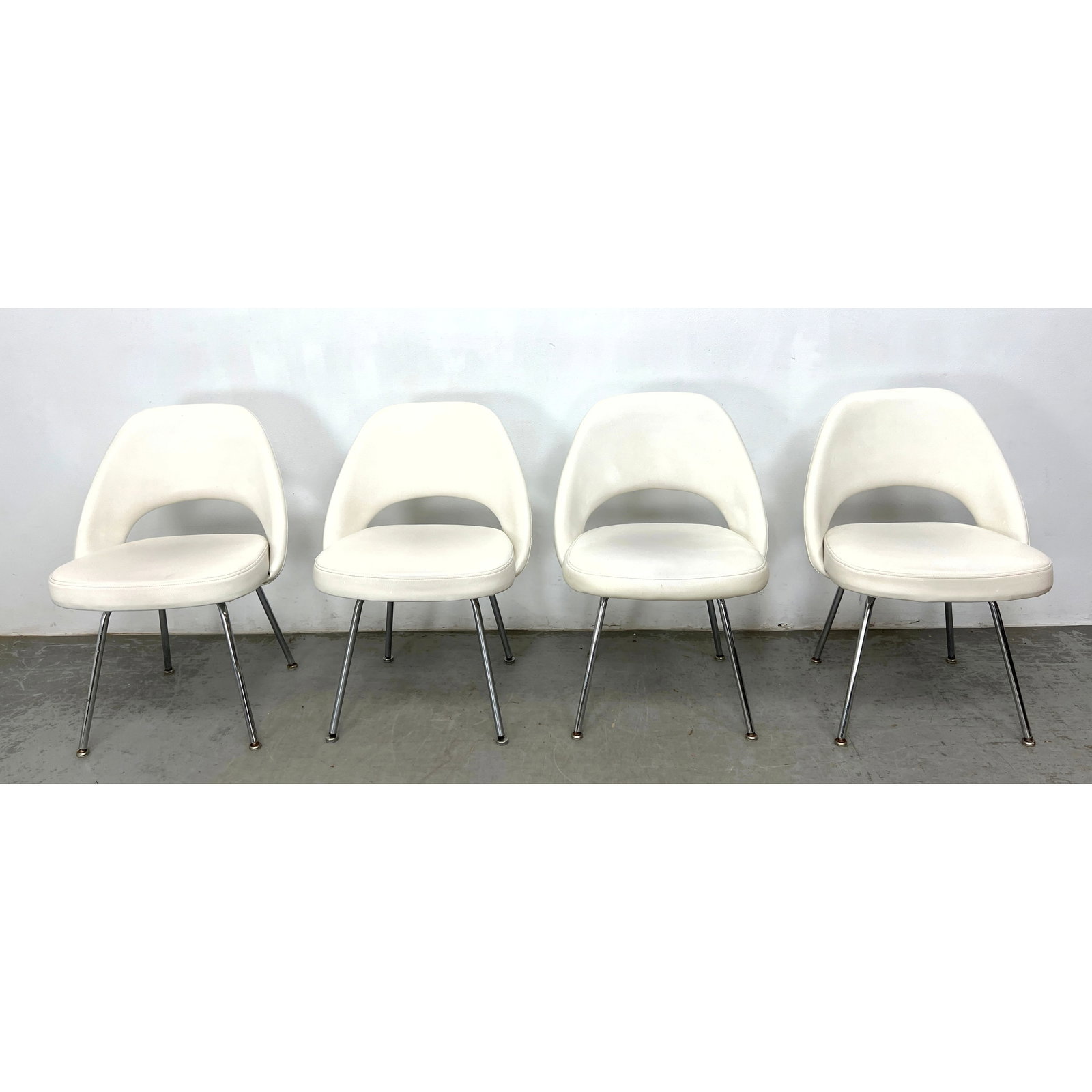 Set of 4 Eero Saarinen Executive Armless Chairs for Knoll (Unmarked). IBM sticker on bottom. Reuphol (1 of 13)