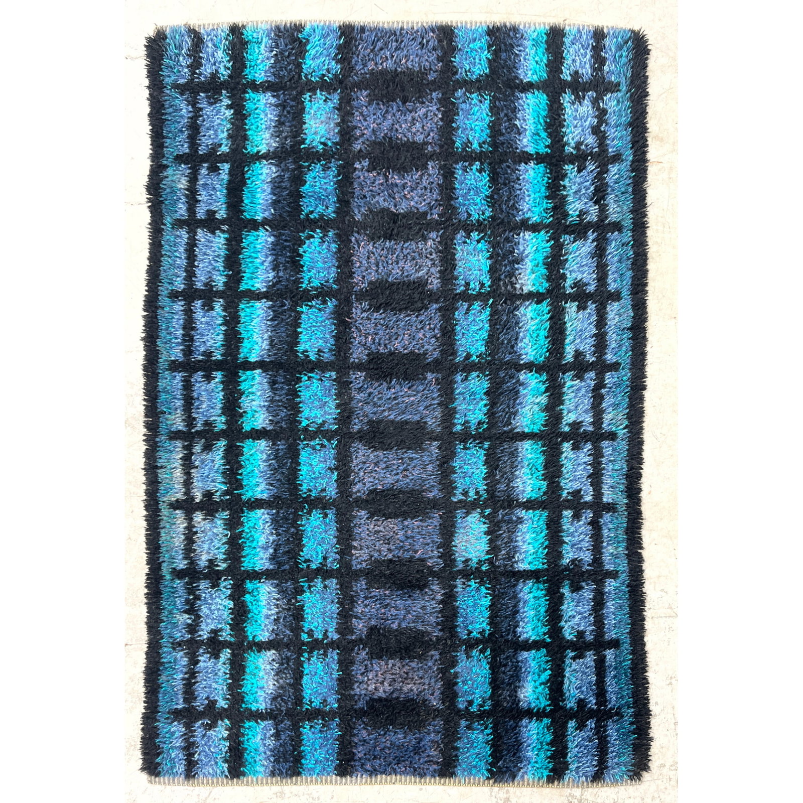 3'3 X 5'3 Vintage Danish Modern Swedish Rya Rug Panton Style: 3'3 X 5'3 Vintage Danish Modern Swedish Rya Rug Panton Style Dimensions: Height: 39 inches, Width: 63 inches. --- US Packing and Shipping charge: In house shipping available. Will be calculated once