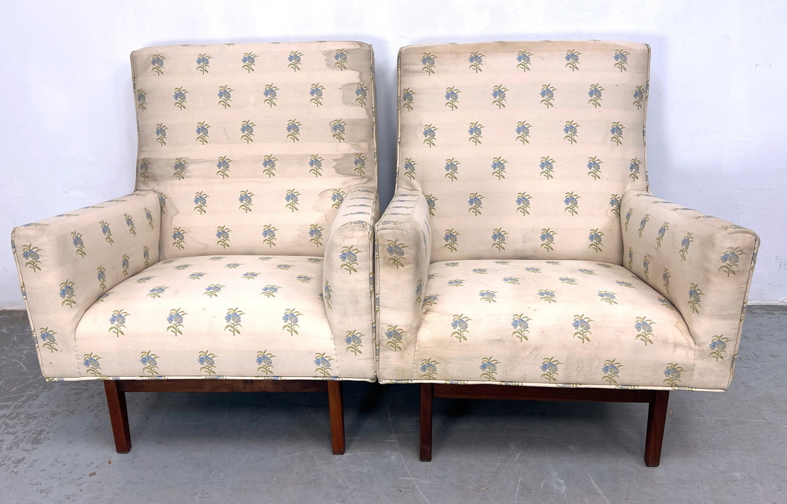 Pair Jens Risom Walnut Framed Lounge Chairs. - 4