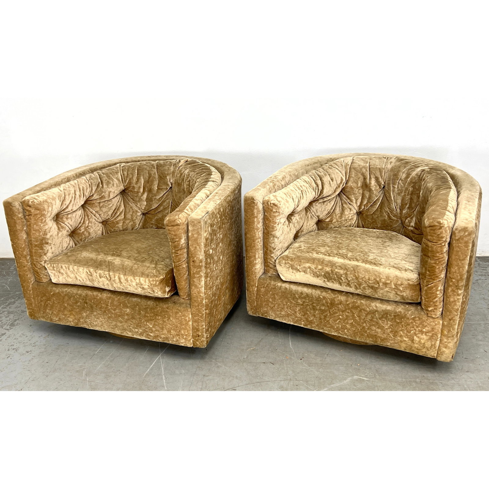Pair Milo Baughman Thayer Coggin swivel Barrel Lounge Chairs. (1 of 8)