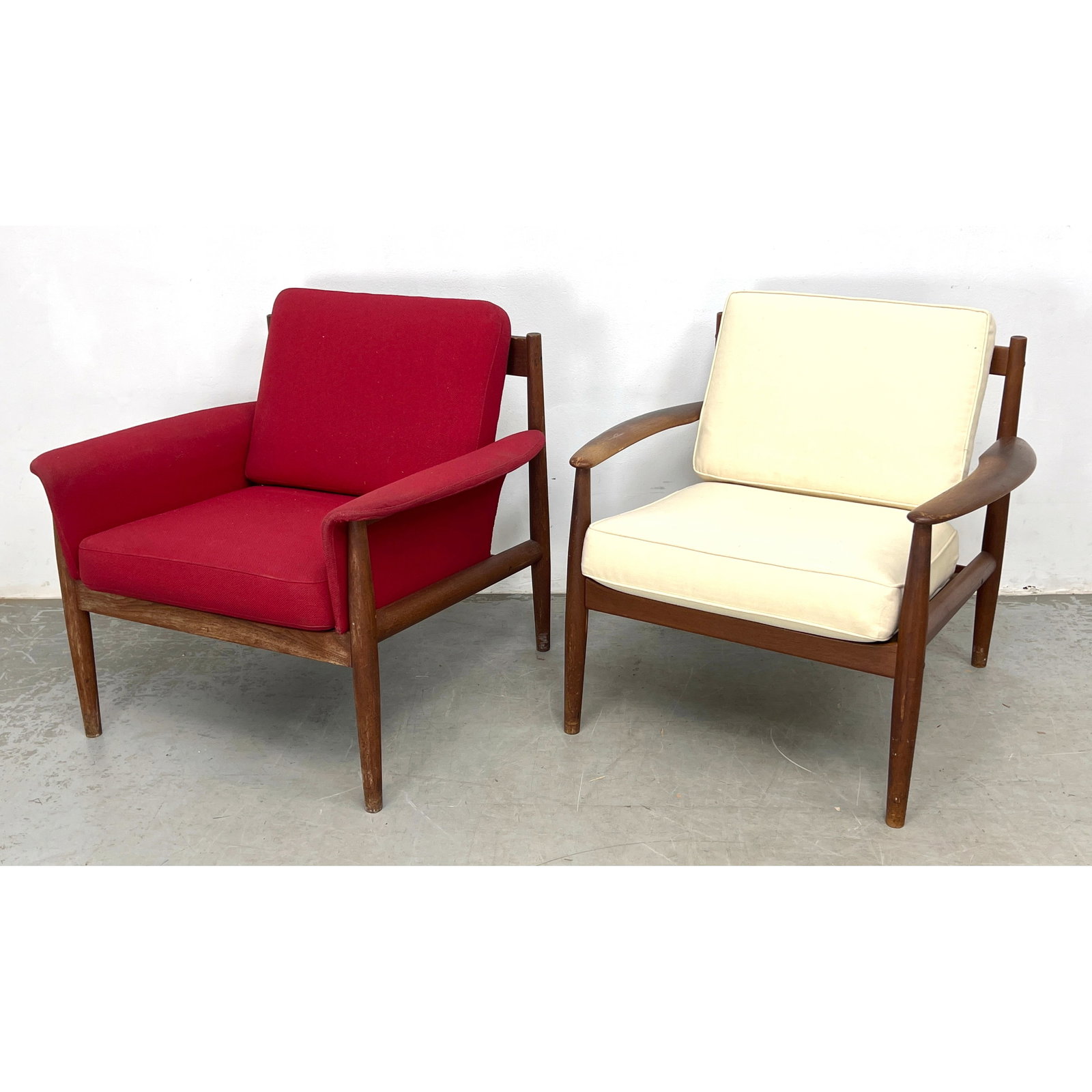 2pcs Mid Century Modern Lounge Chairs. Finn Juhl for France and Son in Denmark.: 2pcs Mid Century Modern Lounge Chairs. Finn Juhl for France and Son in Denmark. Dimensions: Height: 28 inches, Width: 32 inches, Depth: 32 inches. - Seat Height: 16 inches ---