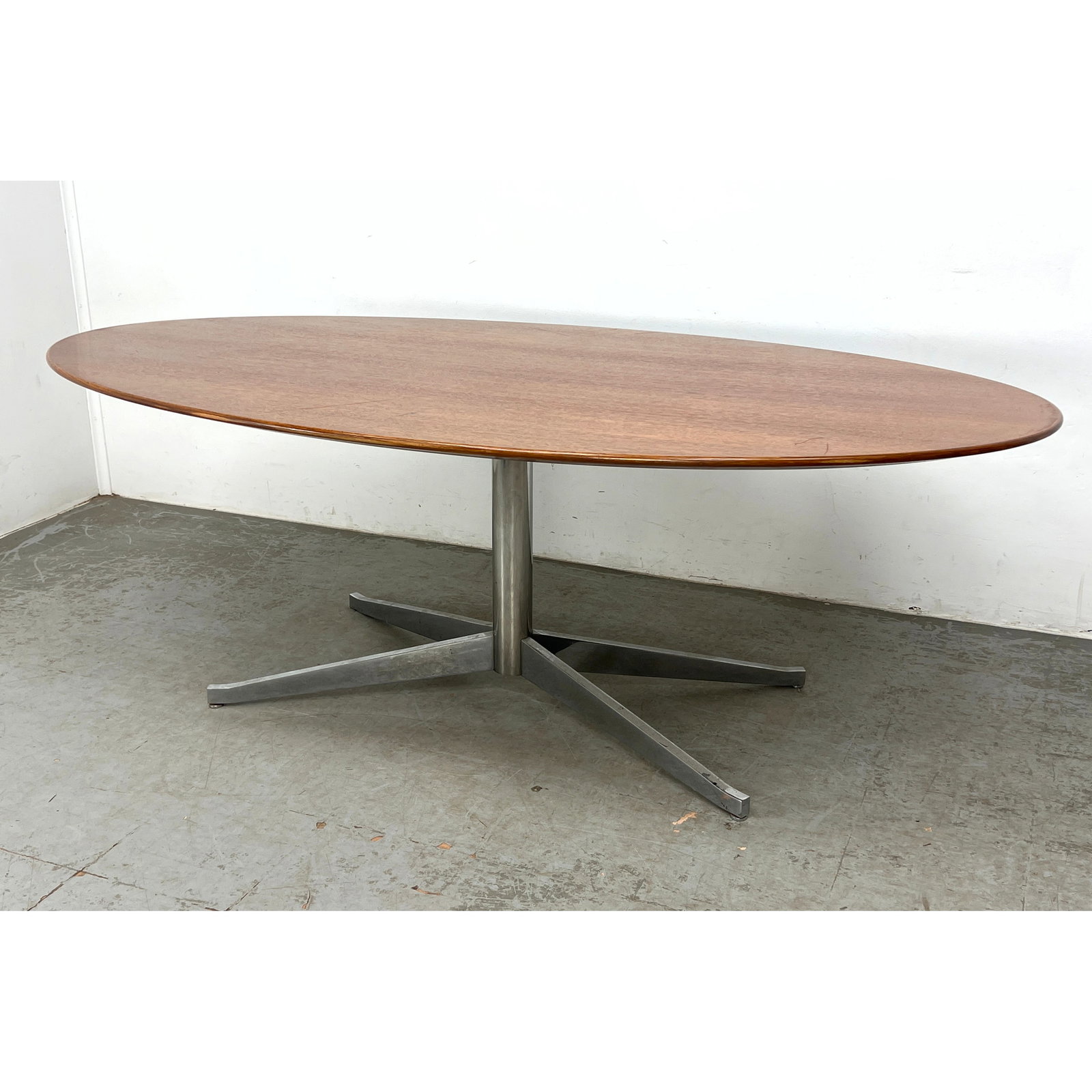 Florence Knoll Oval Dining Table. Chrome Tubular Pedestal Base with 4 Splayed Feet. Beveled edge top (1 of 11)