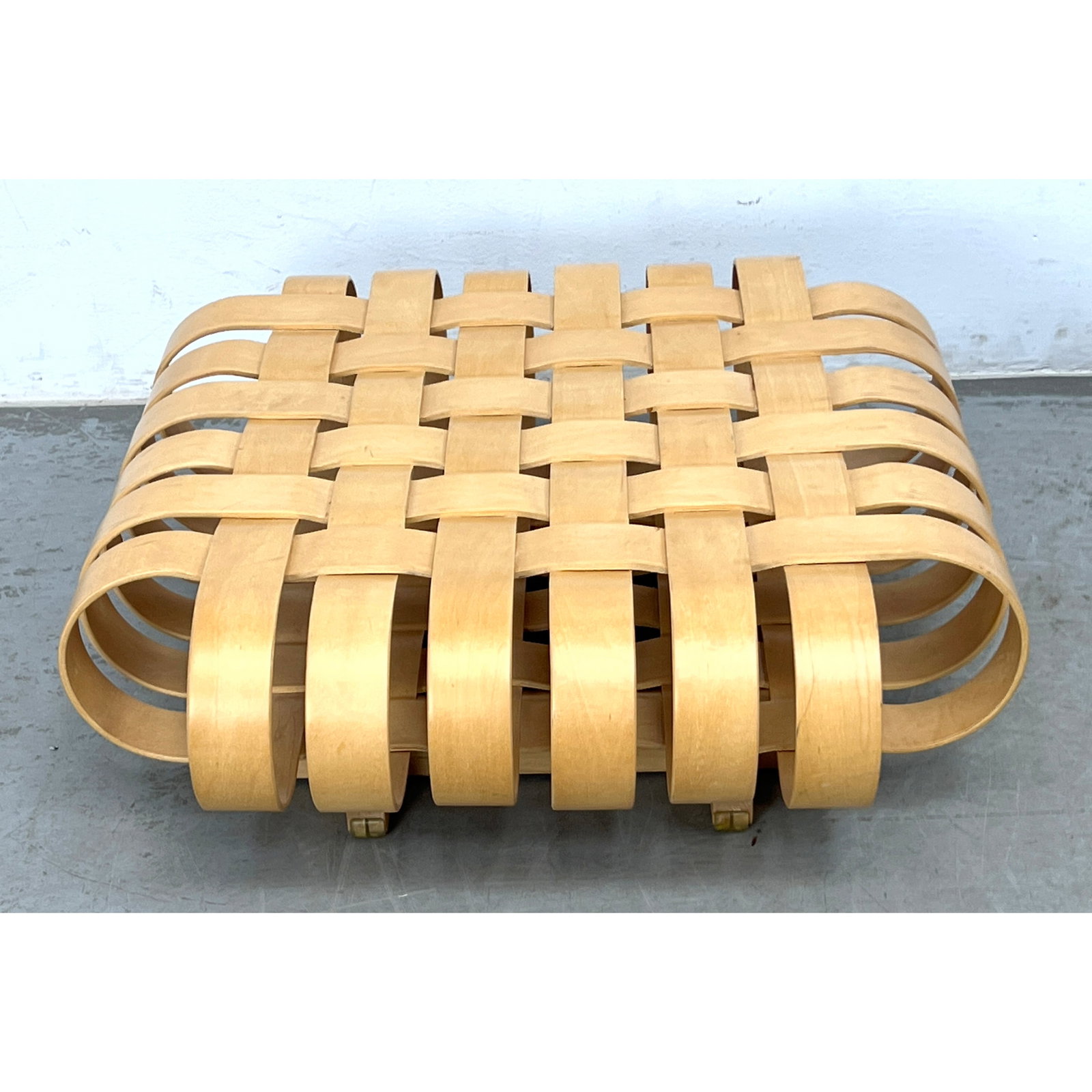 Frank Gehry for Knoll Power Play Stool Small Coffee table. Laminated maple bentwood (1 of 7)