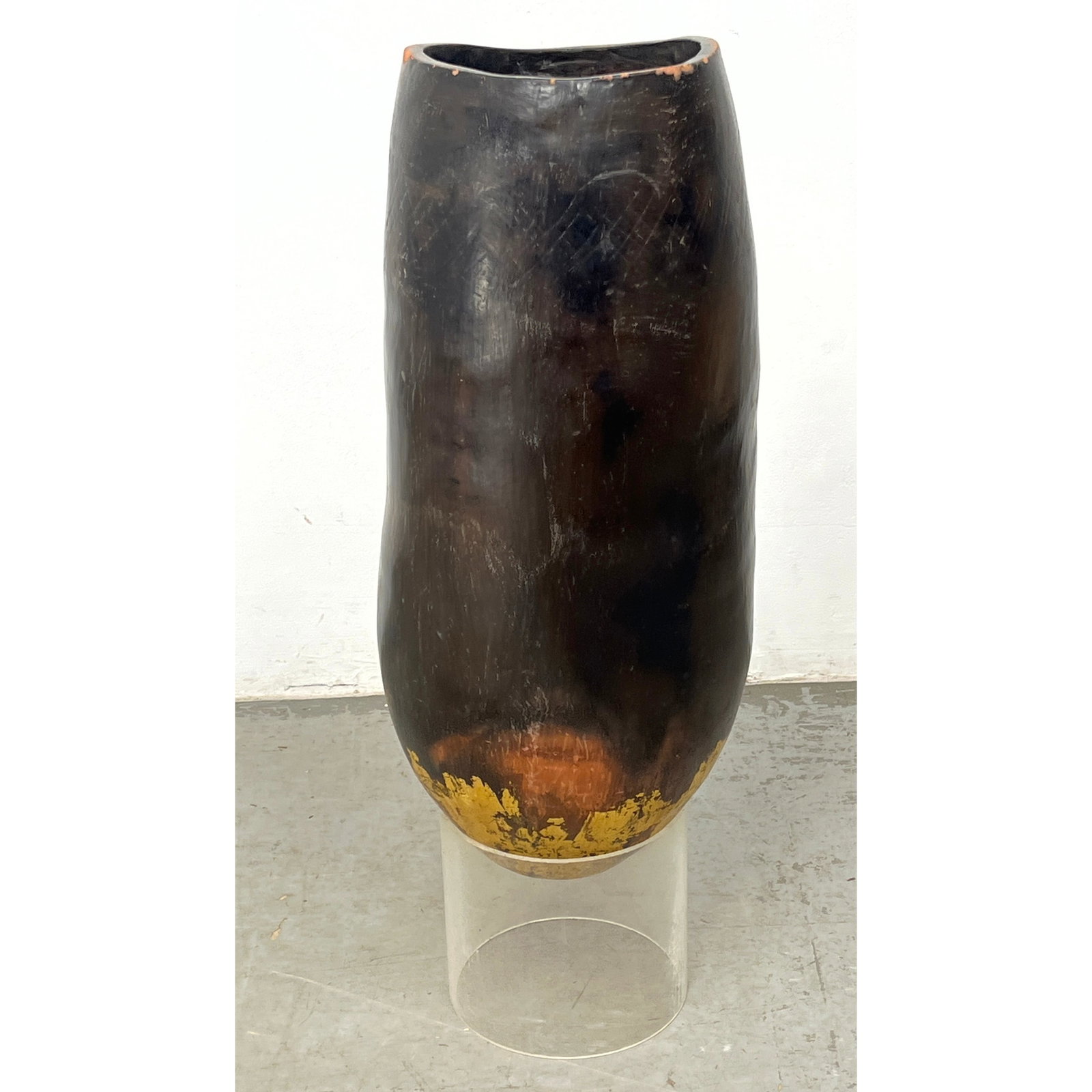 SYDNEY K HAMBURGER Large Garden Urn on Lucite Stand.: SYDNEY K HAMBURGER Large Garden Urn on Lucite Stand. Dimensions: Height: 38 inches, Width: 10.5 inches, Depth: 10.5 inches. - Additional Dimensions: Pedestal H: 9 inches ---