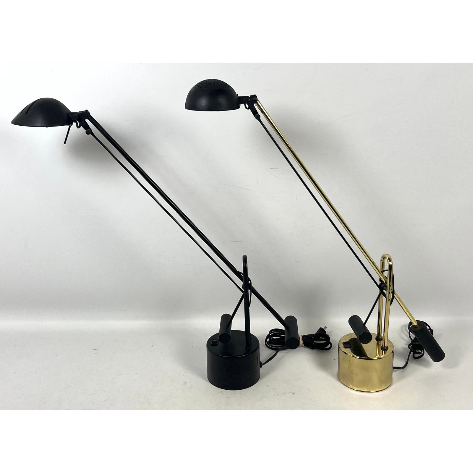 2pcs Counter Balance Desk Task Lamps. 1 Black and 1 Brass Tone. (1 of 15)