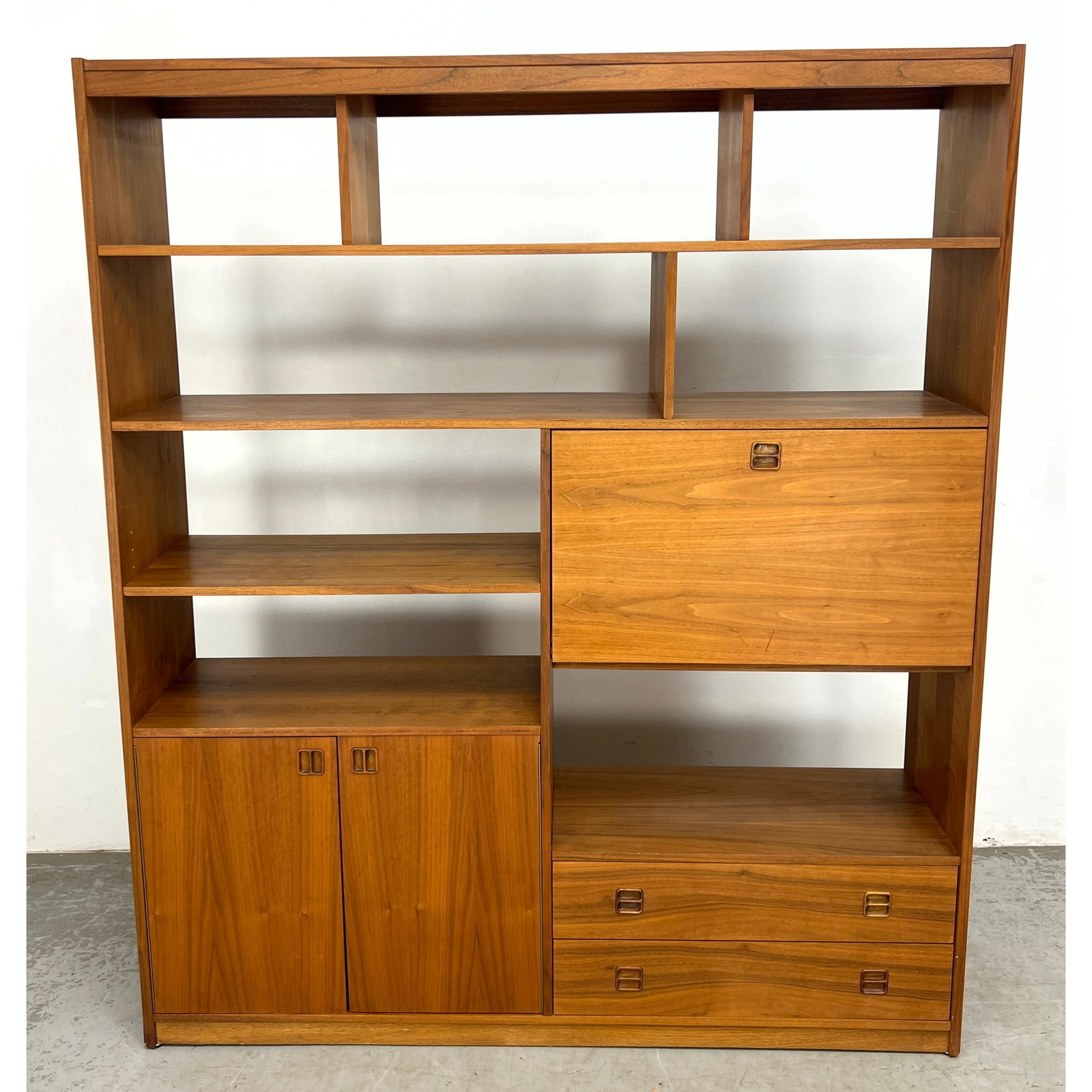 Mid Century Modern Bookshelf Bar Cabinet. (1 of 12)
