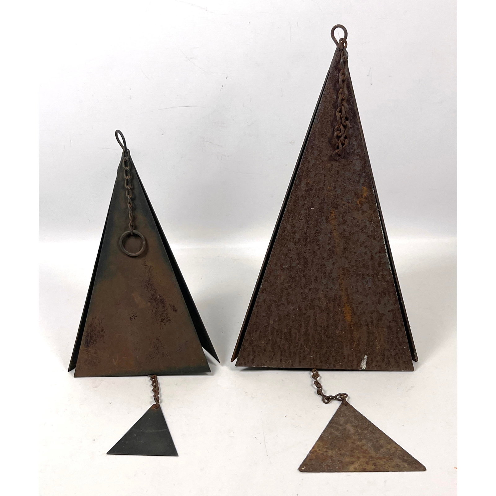 2 Vintage Joe Conniff Style Steel Triangular Garden Windchimes: 2 Vintage Joe Conniff Style Steel Triangular Garden Windchimes. See video: https://youtube.com/watch?v=7FgD2HF8src Dimensions: Height: 15 inches, Width: 9 inches, Depth: 9 inches. ---