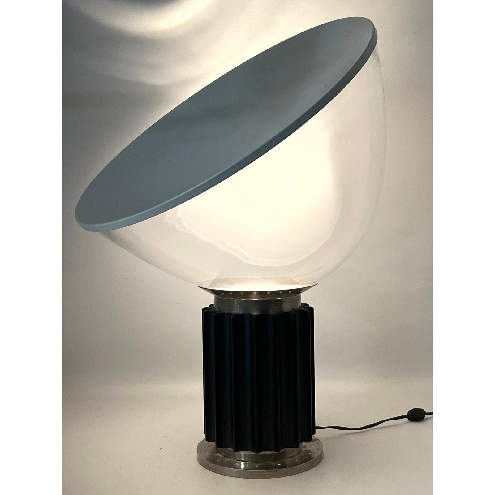 FLOS ACHILLE CASTIGLIONI Table Lamp. Large Modern Table Lamp. Black fluted column form base. Clear g (1 of 16)