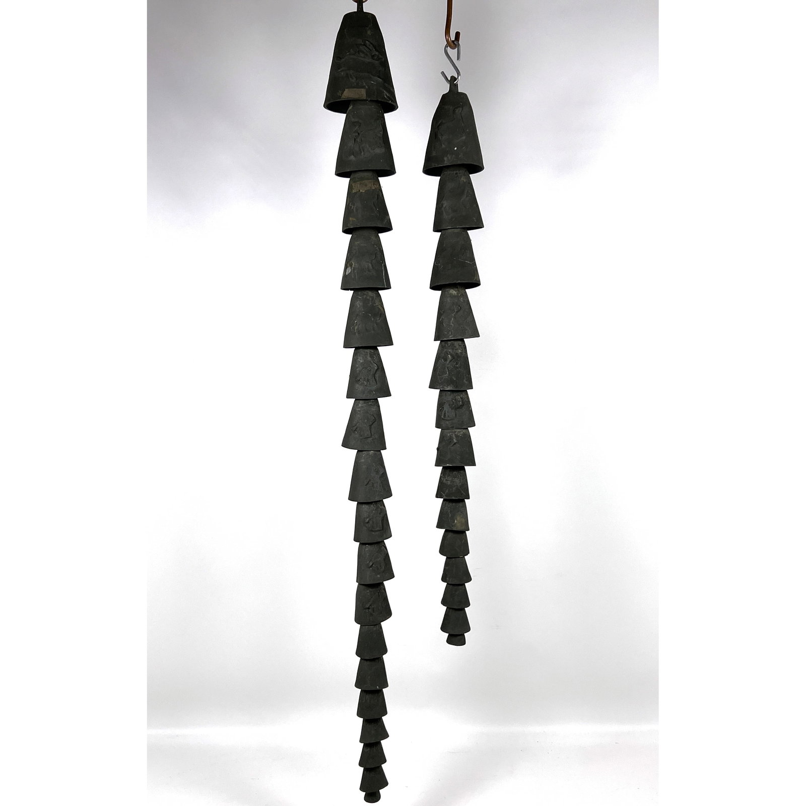 2pcs Vintage Cast bronze Graduated wind Bells. Decorated with Animal Figures. (1 of 9)