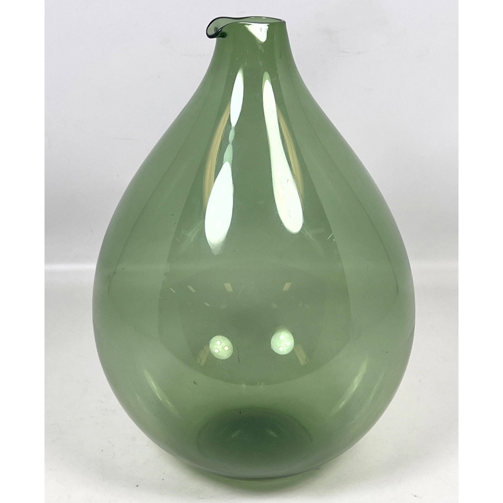 Large Kjell Blomberg for Gullaskruf glasbruk Handblown Glass Vessel with spout. Unmarked. (1 of 10)