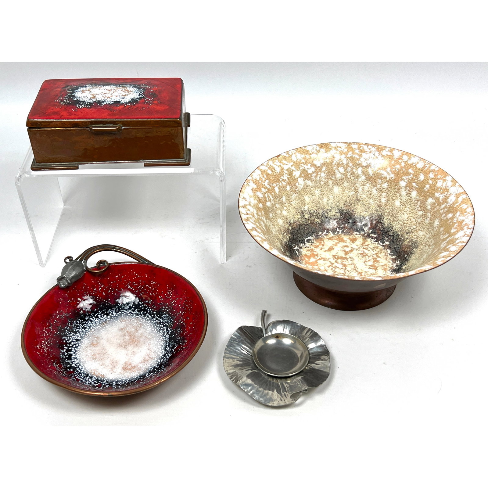 4pc Mid Century Modern NEKRASOFF Ware. 3 Enameled Copper Pieces inc. Lidded Box.: 4pc Mid Century Modern NEKRASOFF Ware. 3 Enameled Copper Pieces inc. Lidded Box. Dimensions: Height: 3.5 inches, Width: 8 inches, Depth: 8 inches. ---