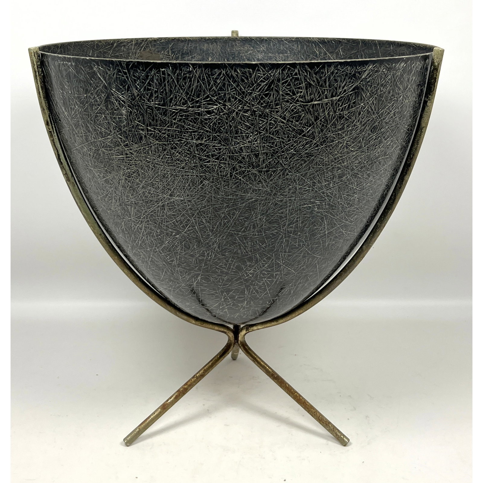 Kimball Mid-Century Modern bullet-shaped planter. Fiberglass and Iron. (1 of 10)