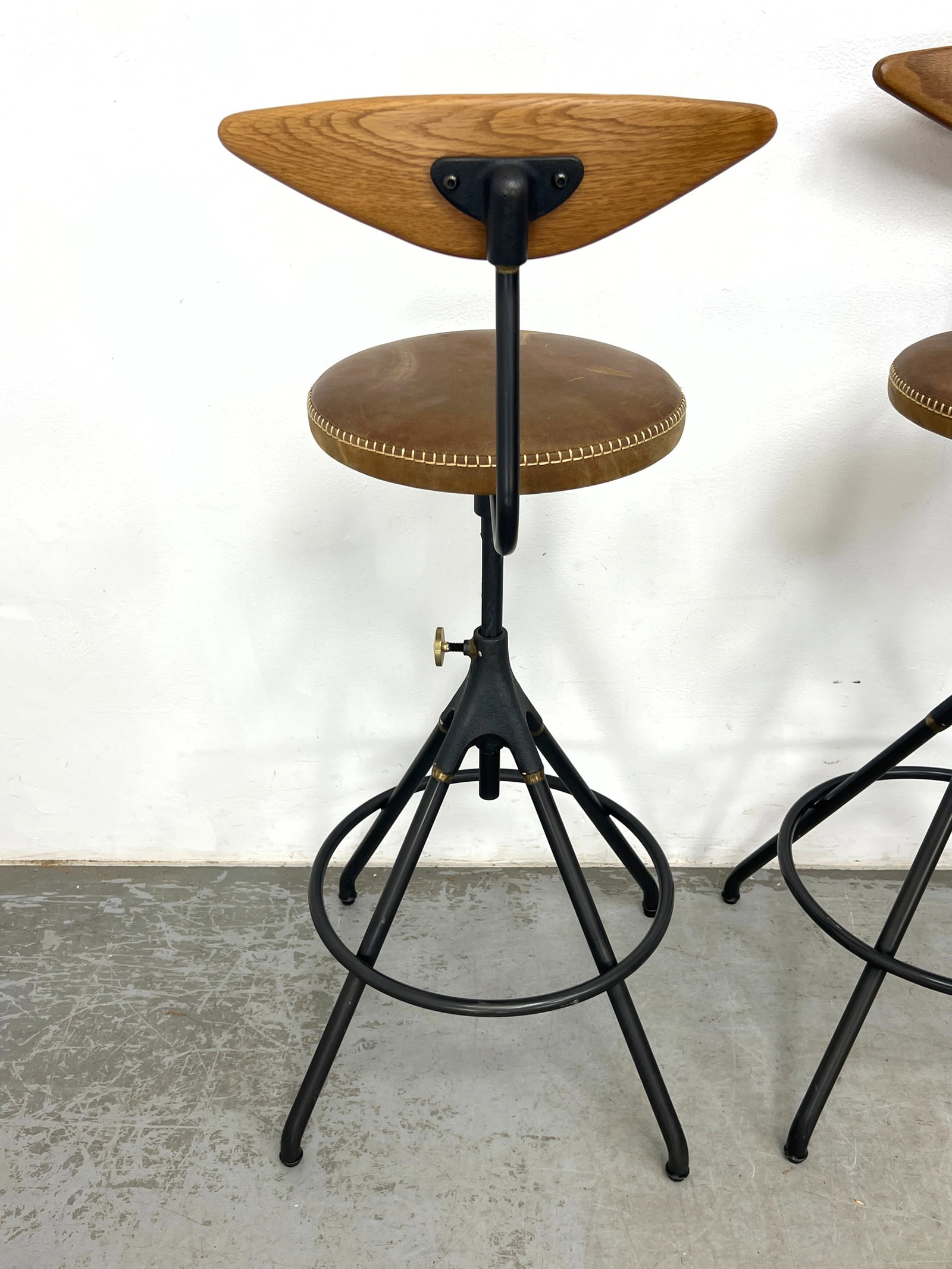 Pair District Eight Akron model adjustable bar stool - 4