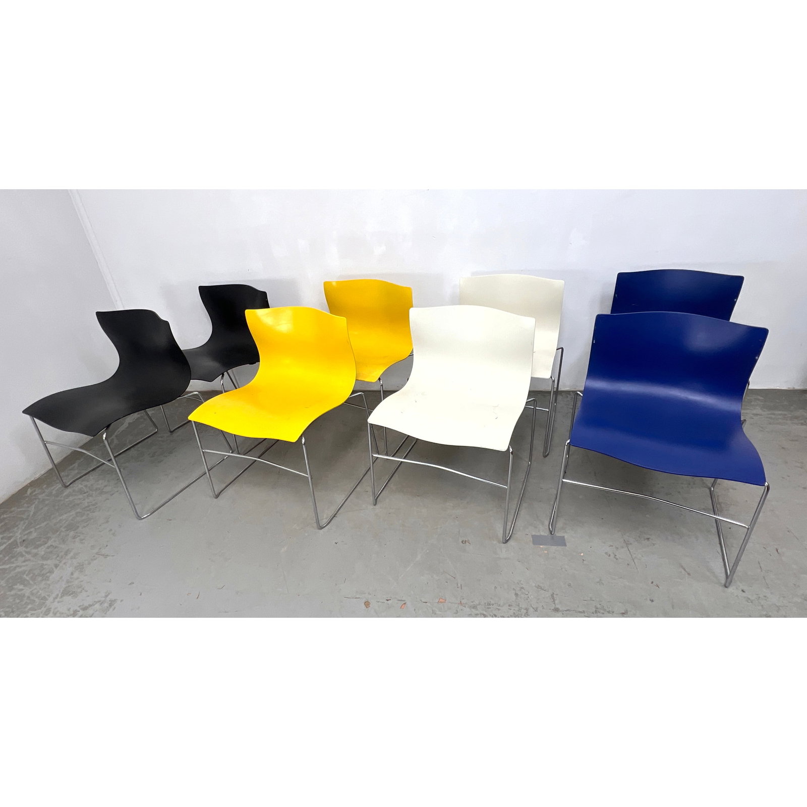 Set 8 Massimo and Lella Vignelli for Knoll Handkerchief Chairs. Pairs of colors. (1 of 9)