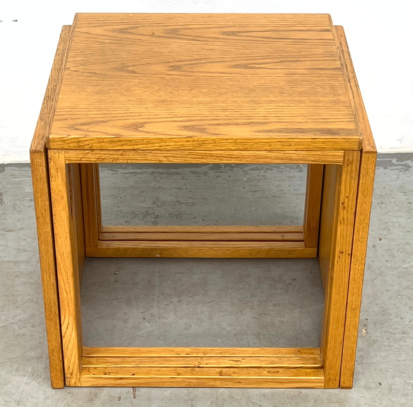 3pc Danish Modern Nesting Cube Table Set. - 2