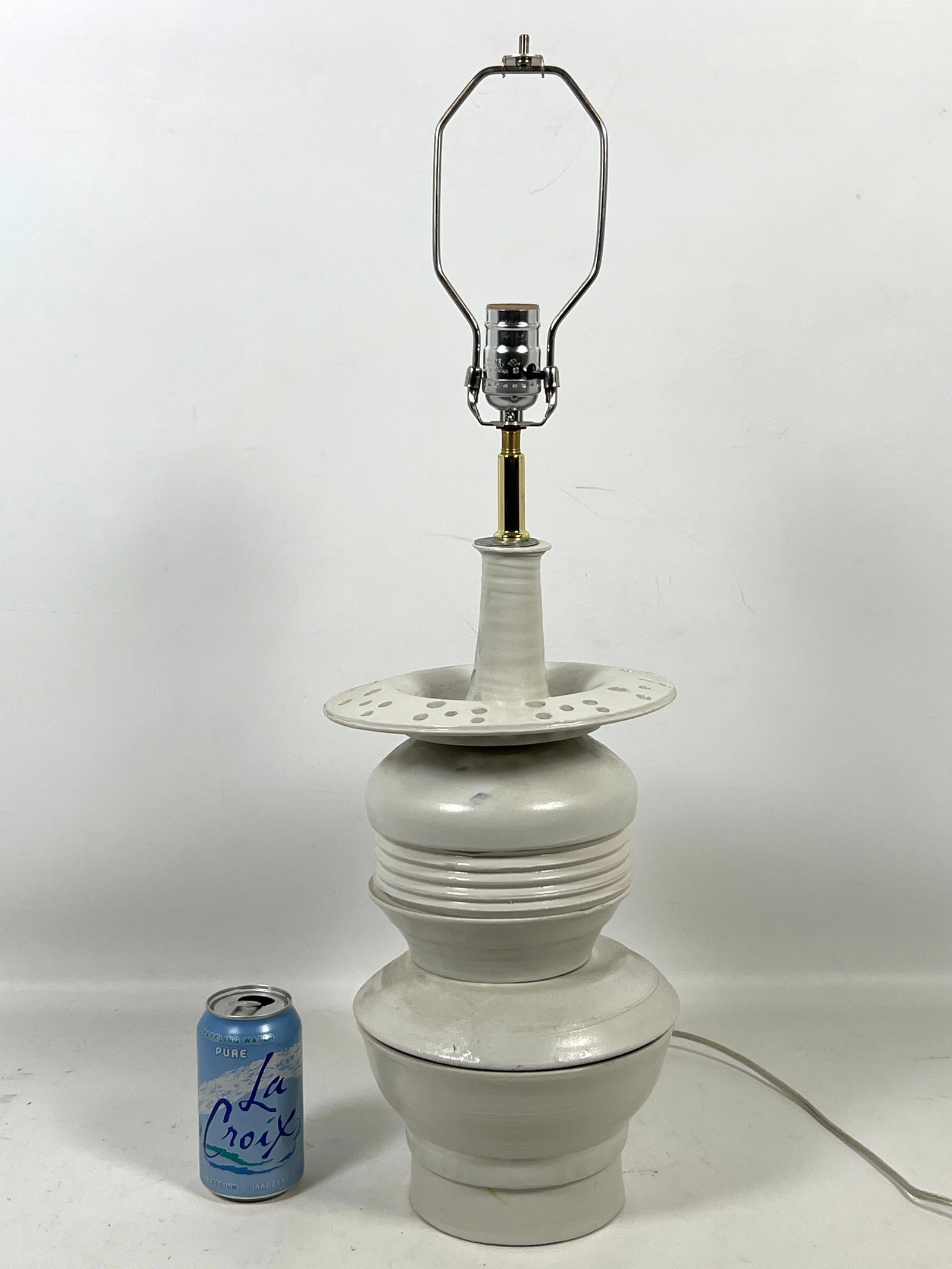 Artisan Ceramic Pottery Table Lamp. - 3