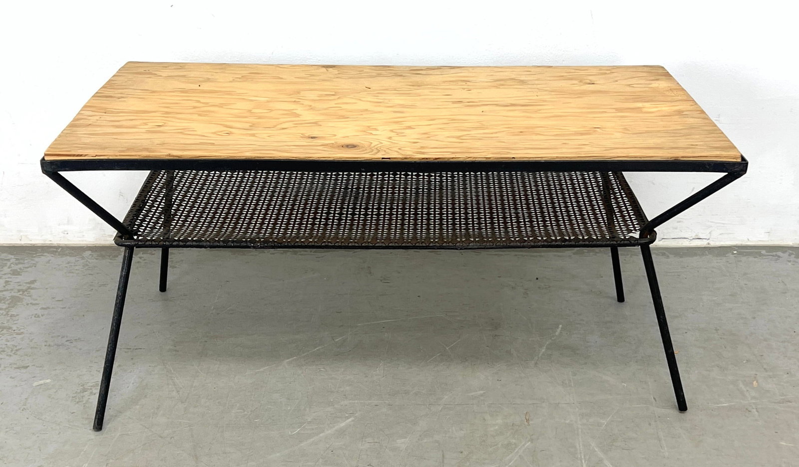 Salterini Style Iron Coffee Table. plywood cut for top. (1 of 9)