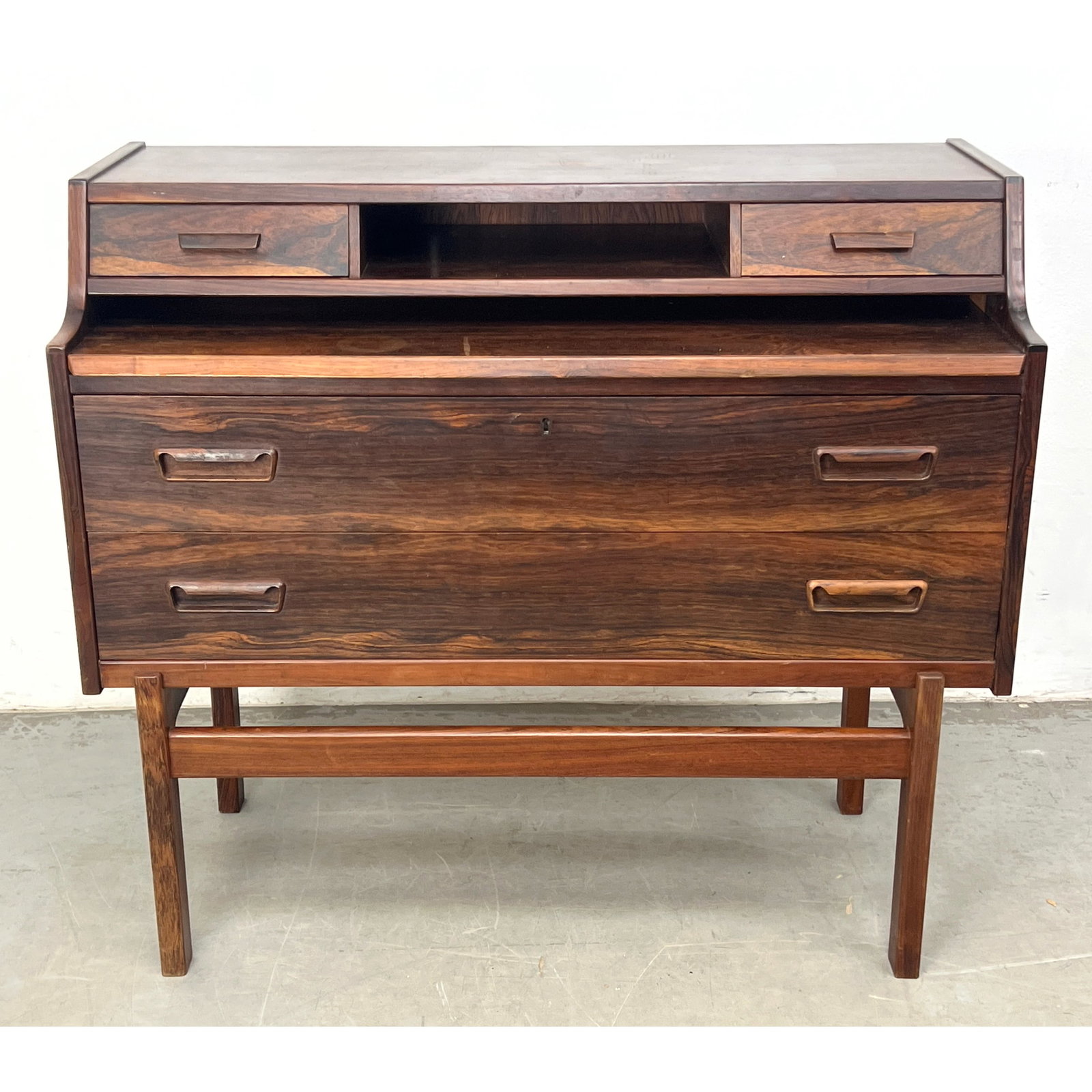 Arne Wahl Iversen for manufacturer Vinde Mobelfabrik, Rosewood Writing Desk. (1 of 11)
