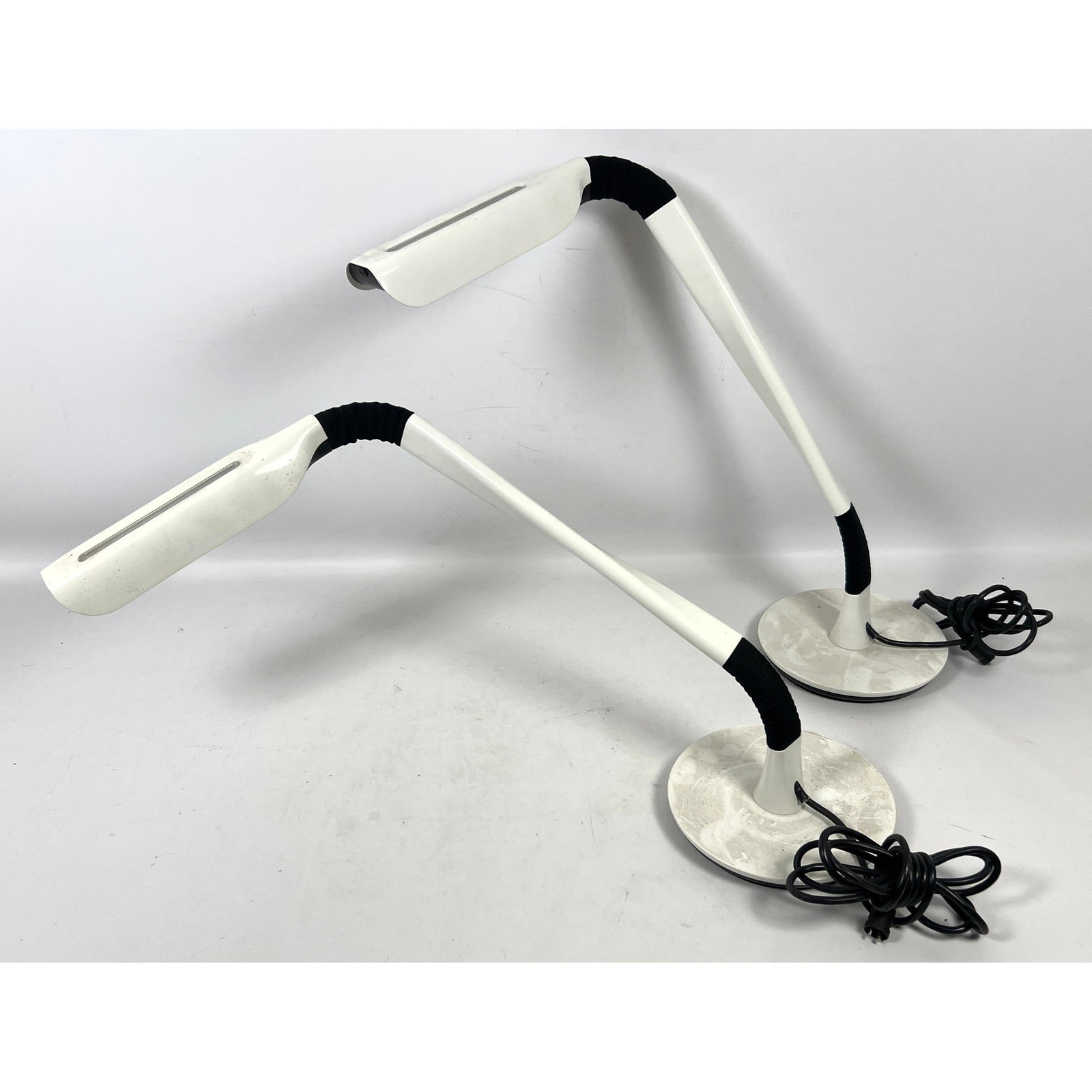 Greytron Herman Miller Adjustable Task Desk Lamp. (1 of 15)