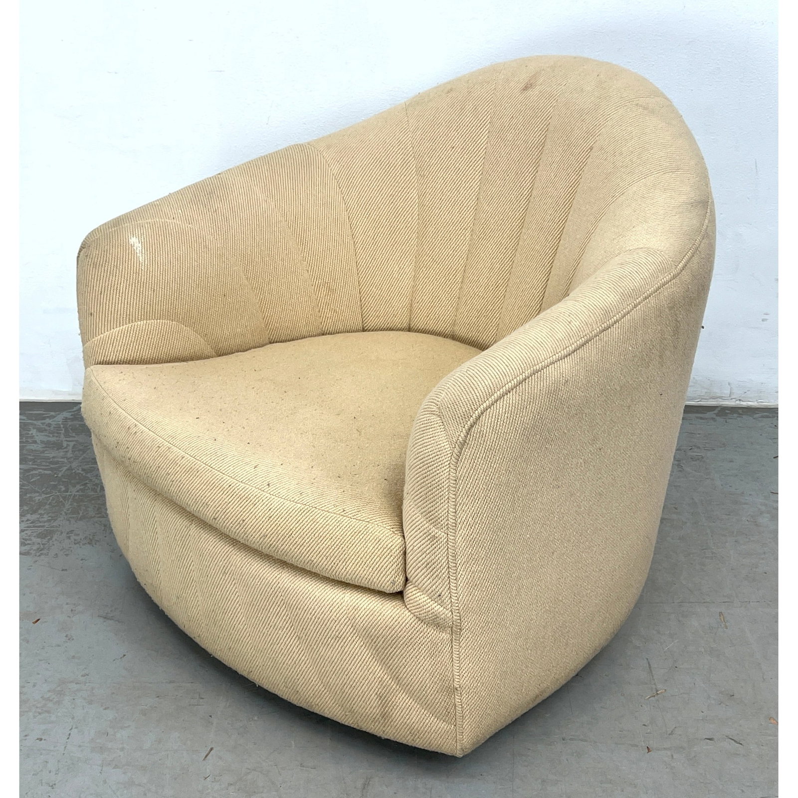 Milo Baughman Thayer Coggin Barrel Lounge Chair. Brass laminate base. (1 of 8)