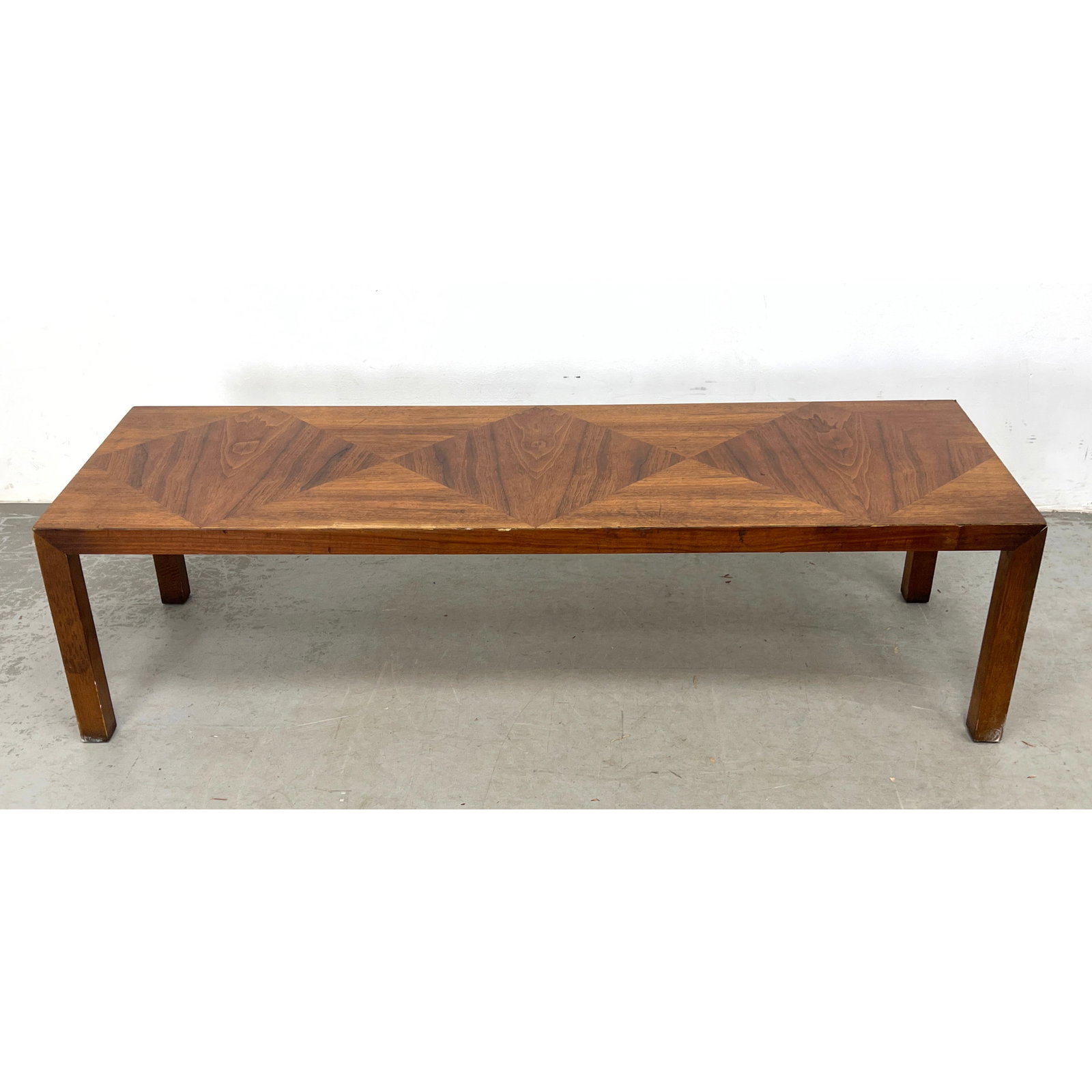 Lane American Modern Coffee Table with Diamond Inlay. (1 of 10)