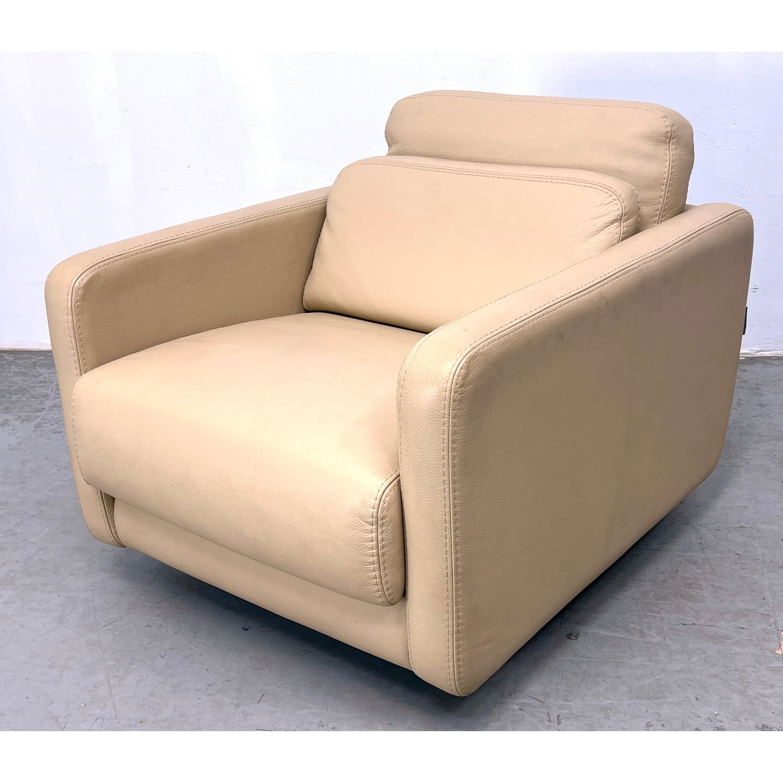 Roche Bobois Oversized Club Lounge Chair. Swivel base. Leather.: Roche Bobois Oversized Club Lounge Chair. Swivel base. Leather. Dimensions: Height: 27 inches, Width: 30 inches, Depth: 37 inches. - Seat Height: 15 inches ---