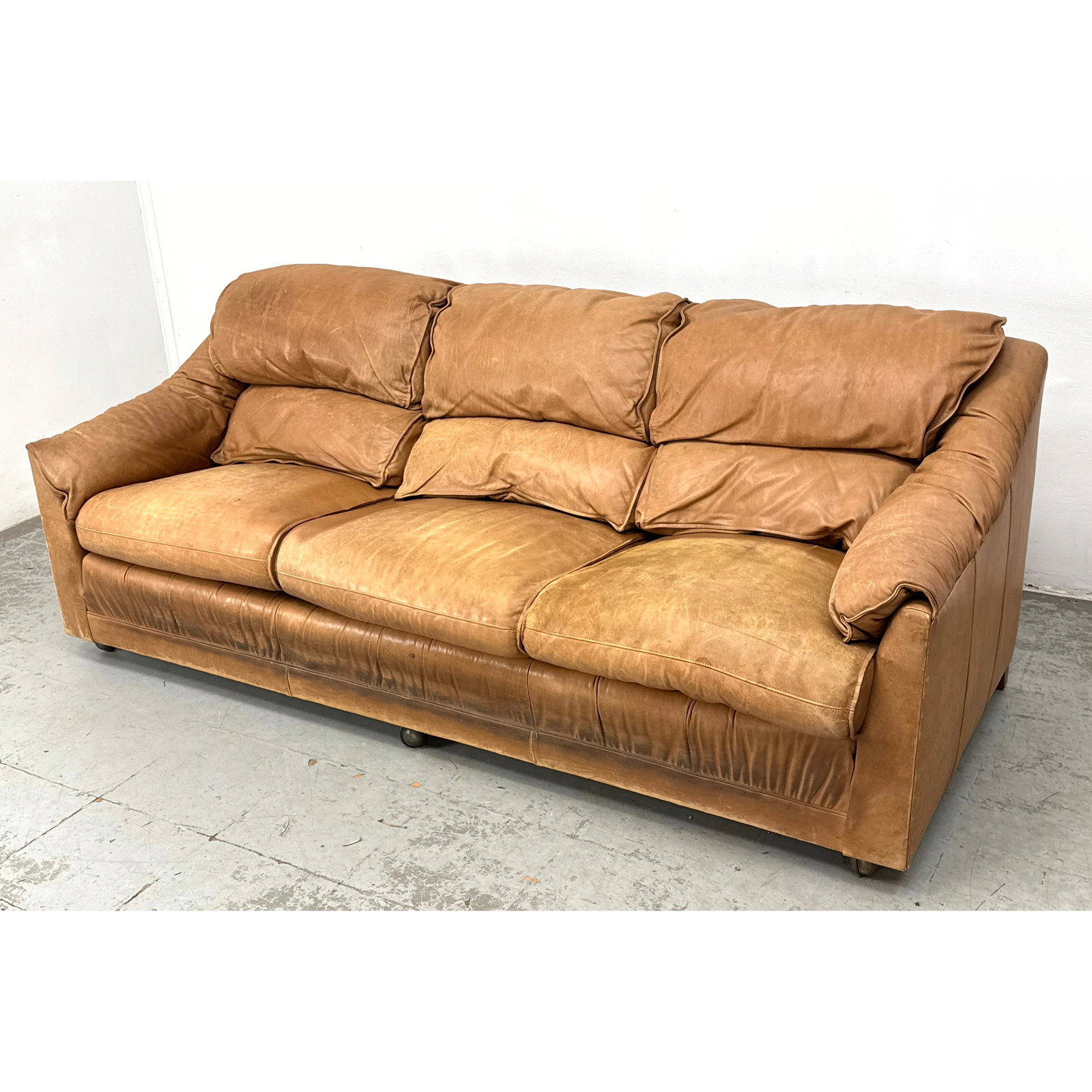 Caramel Leather LEATHERCRAFT Sofa Couch. Slouchy Pillows. Label. (1 of 15)