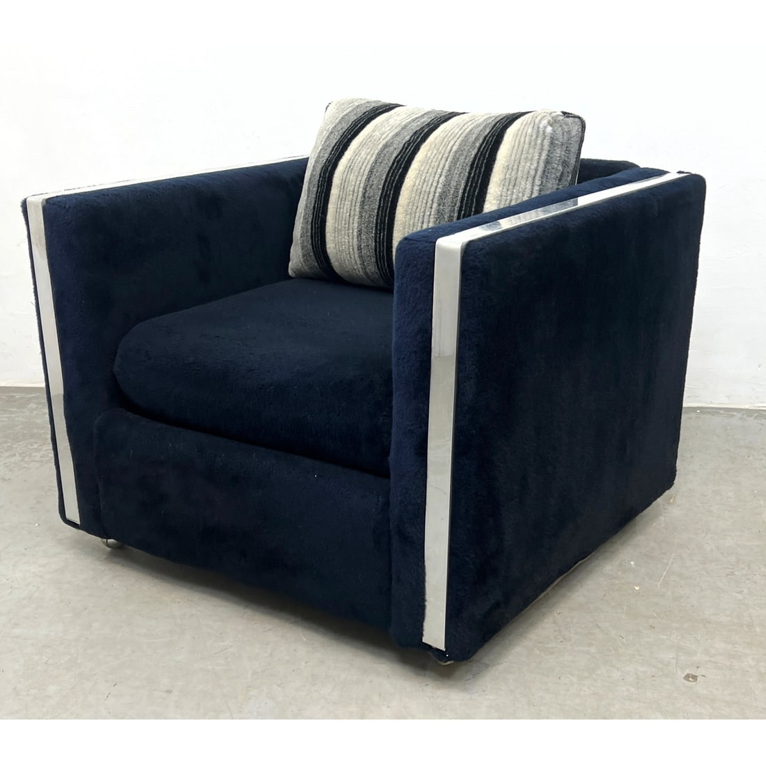 Mid Century Modern Baughman Style Chrome Trim Club Lounge Chair. Stuart Furniture.: Mid Century Modern Baughman Style Chrome Trim Club Lounge Chair. Stuart Furniture. Dimensions: Height: 25 inches, Width: 35 inches, Depth: 33 inches. - Seat Height: 18 inches ---