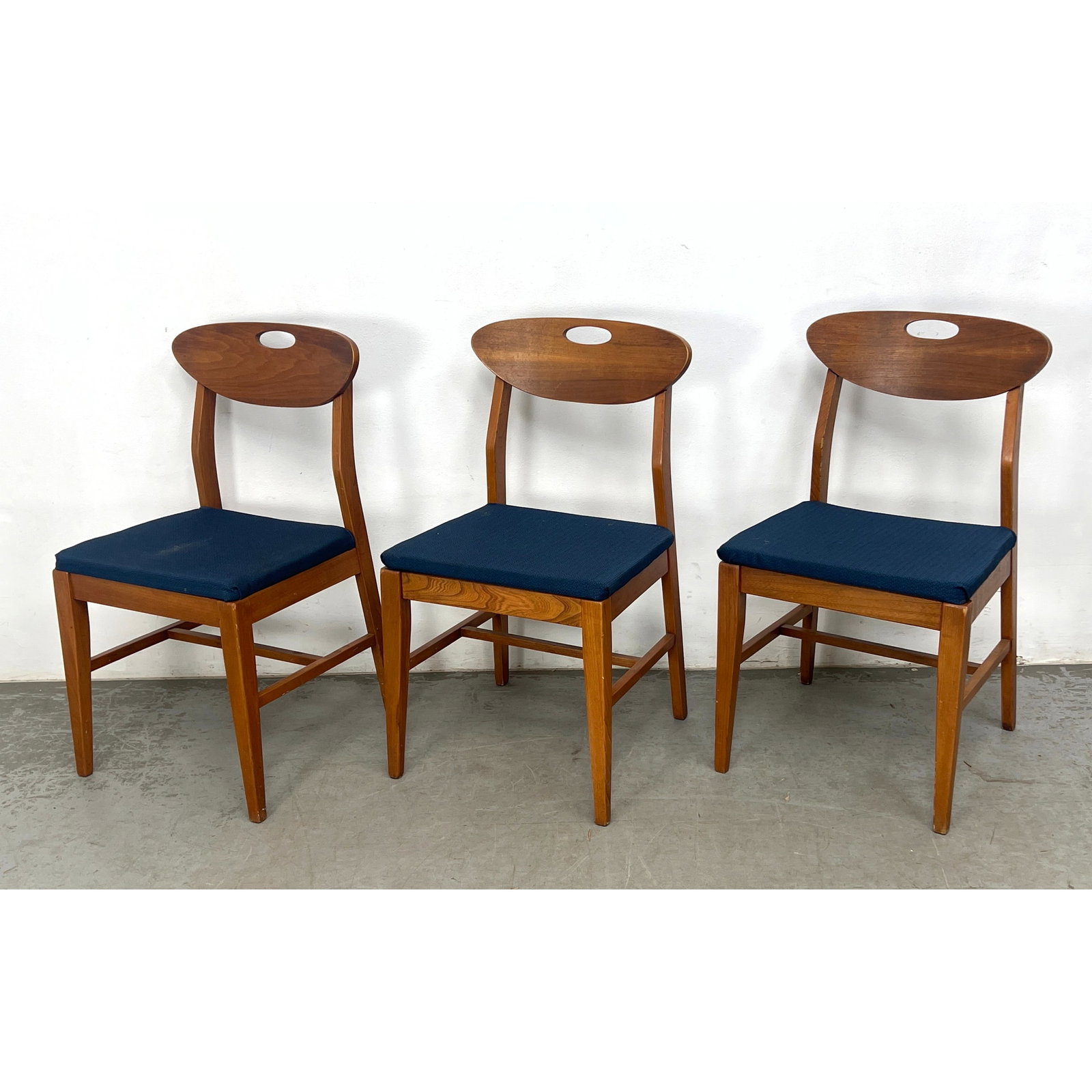 Set 3 Mid-Century Modern side chairs is designed in the style of Vaughn Furniture or the Lane Acclai: Set 3 Mid-Century Modern side chairs is designed in the style of Vaughn Furniture or the Lane Acclaim series Dimensions: Height: 32.5 inches, Width: 18 inches, Depth: 18 inches. - Seat Height: 18 inch