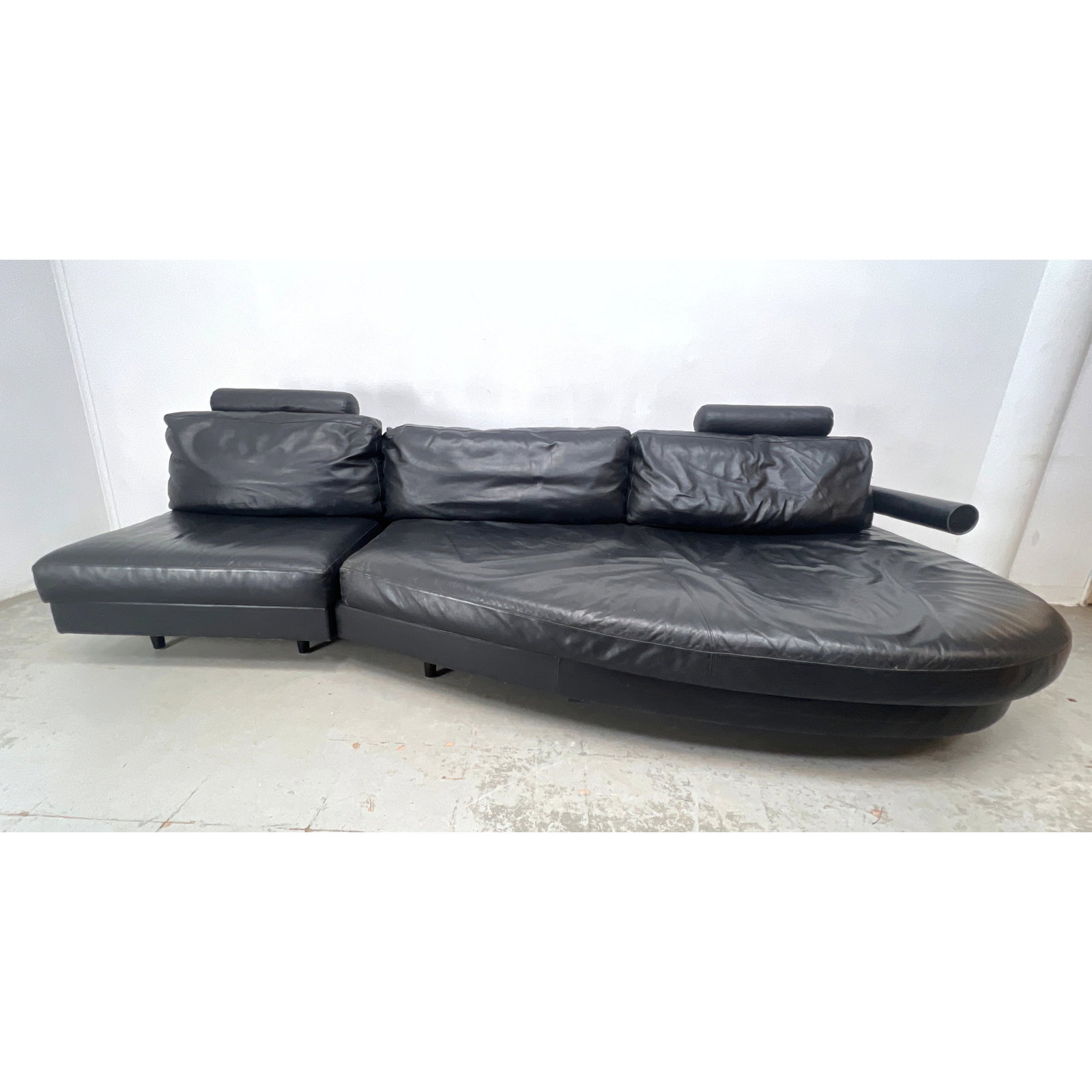 Antonio Citterio for BandB Italia 2 Section Sofa Couch. Sity sectional. Black leather. (1 of 12)