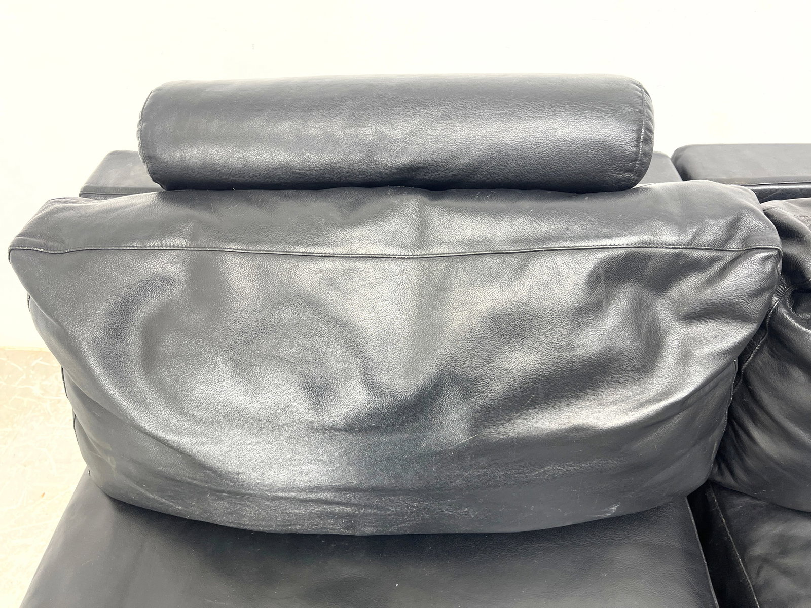 Antonio Citterio for BandB Italia 2 Section Sofa Couch. Sity sectional. Black leather. - 6