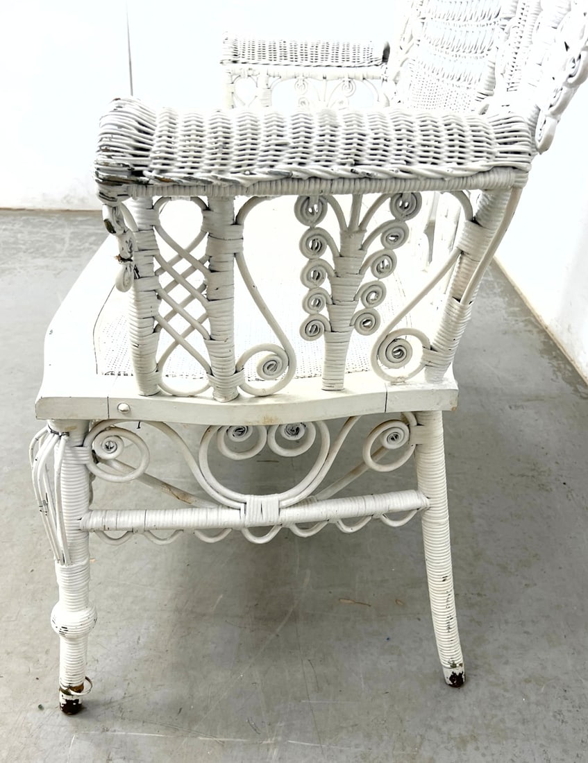 Vintage White Wicker Settee Sofa. - 7