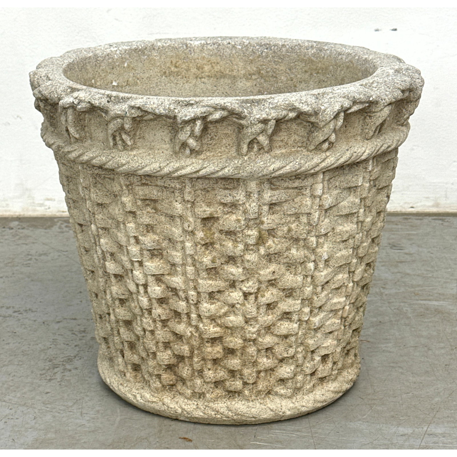 Woven style Large Concrete Cement Garden Planter. Drain Hole. Outdoor. Deck. Patio. (1 of 8)