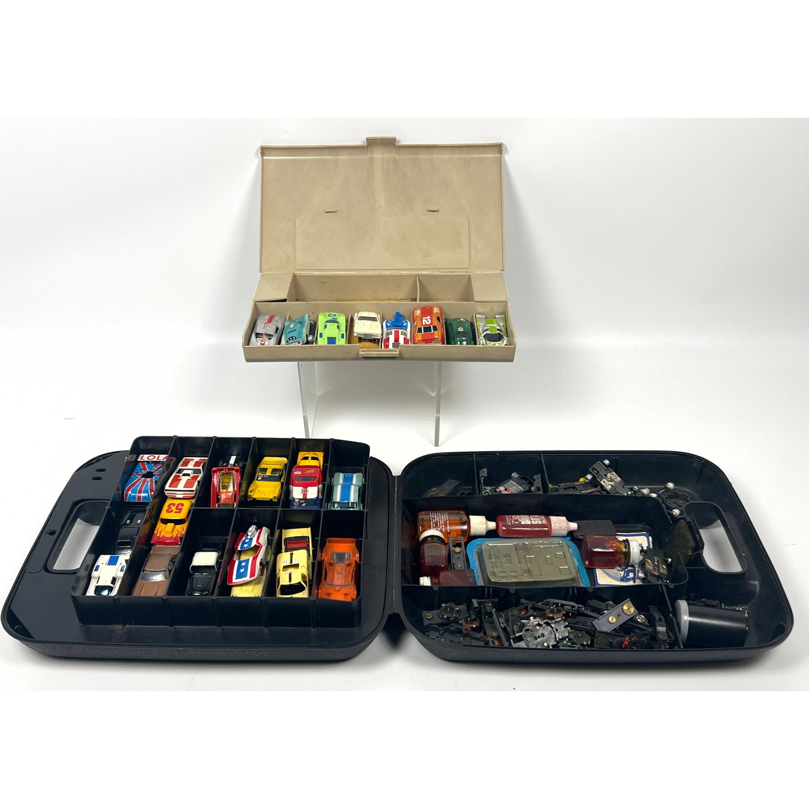 Slot car lot. vintage HO scale electric slot cars and components primarily manufactured by Aurora un: Slot car lot. vintage HO scale electric slot cars and components primarily manufactured by Aurora under the AFX and G-Plus lines, and Tyco under the Tycopro line. The lot includes 8 complete or near-c