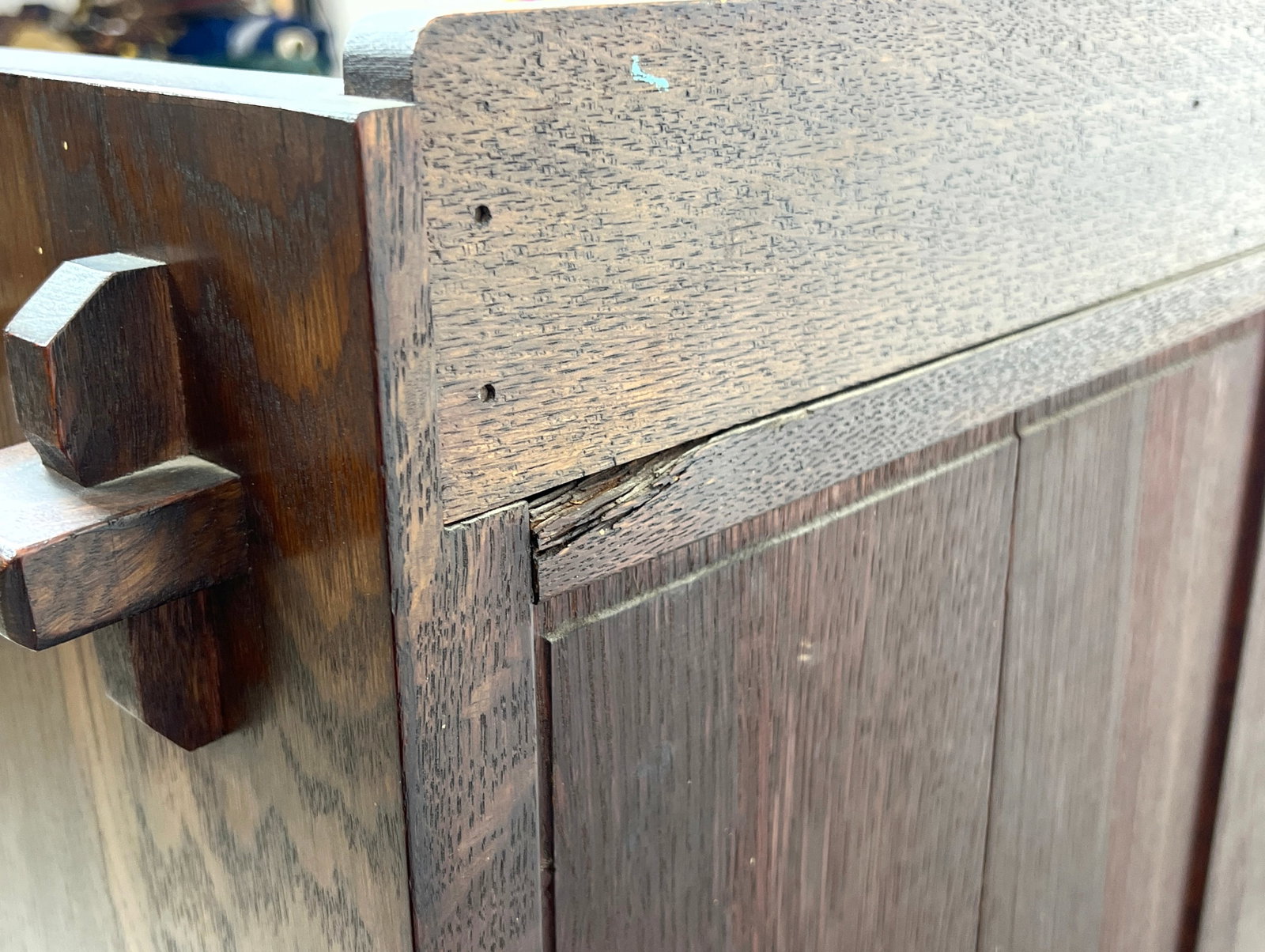 Vintage L and J G Stickley arts and Crafts Mission Oak Bookcase with Single Mullion Door. model 64. - 11