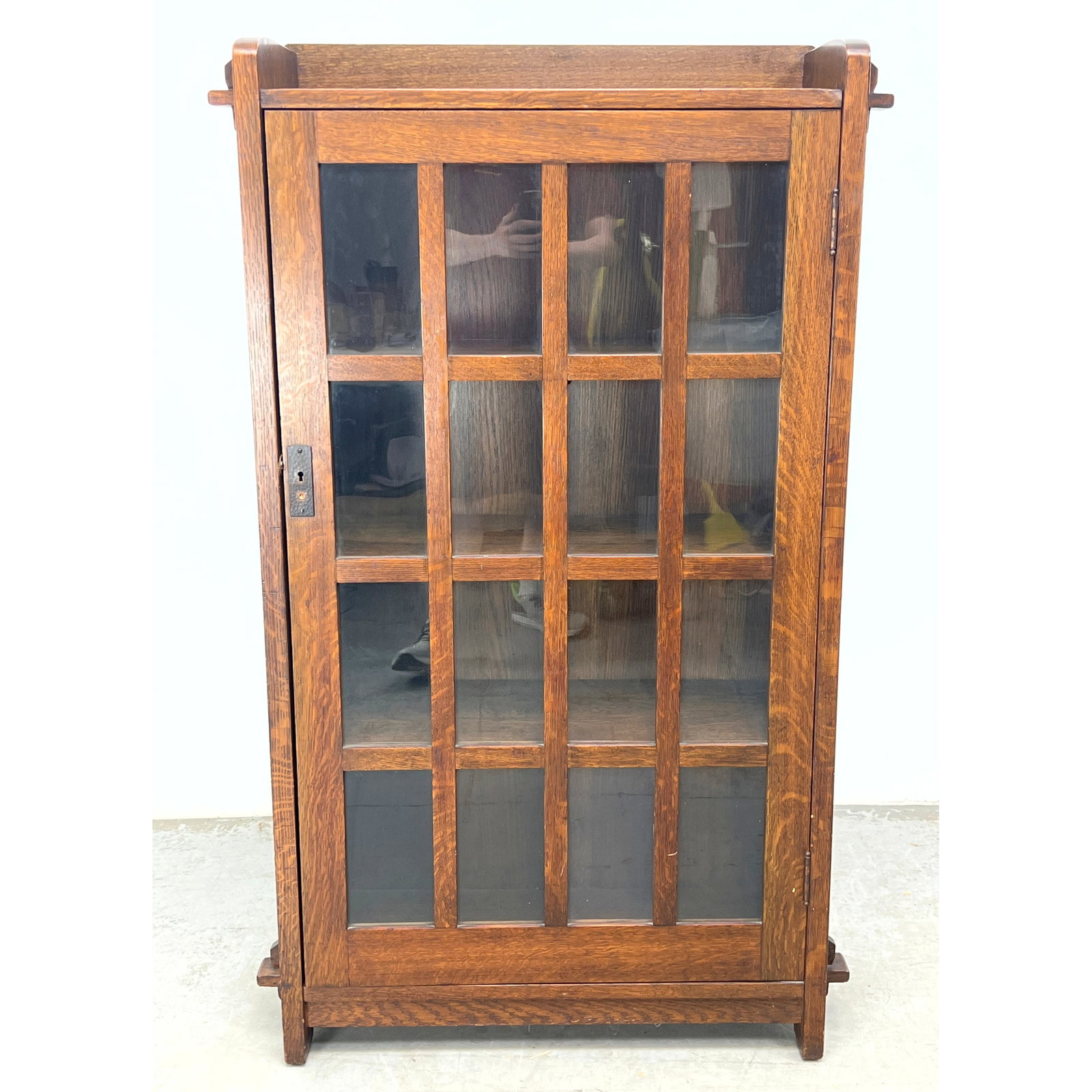 Vintage L and J G Stickley arts and Crafts Mission Oak Bookcase with Single Mullion Door. model 64. (1 of 16)