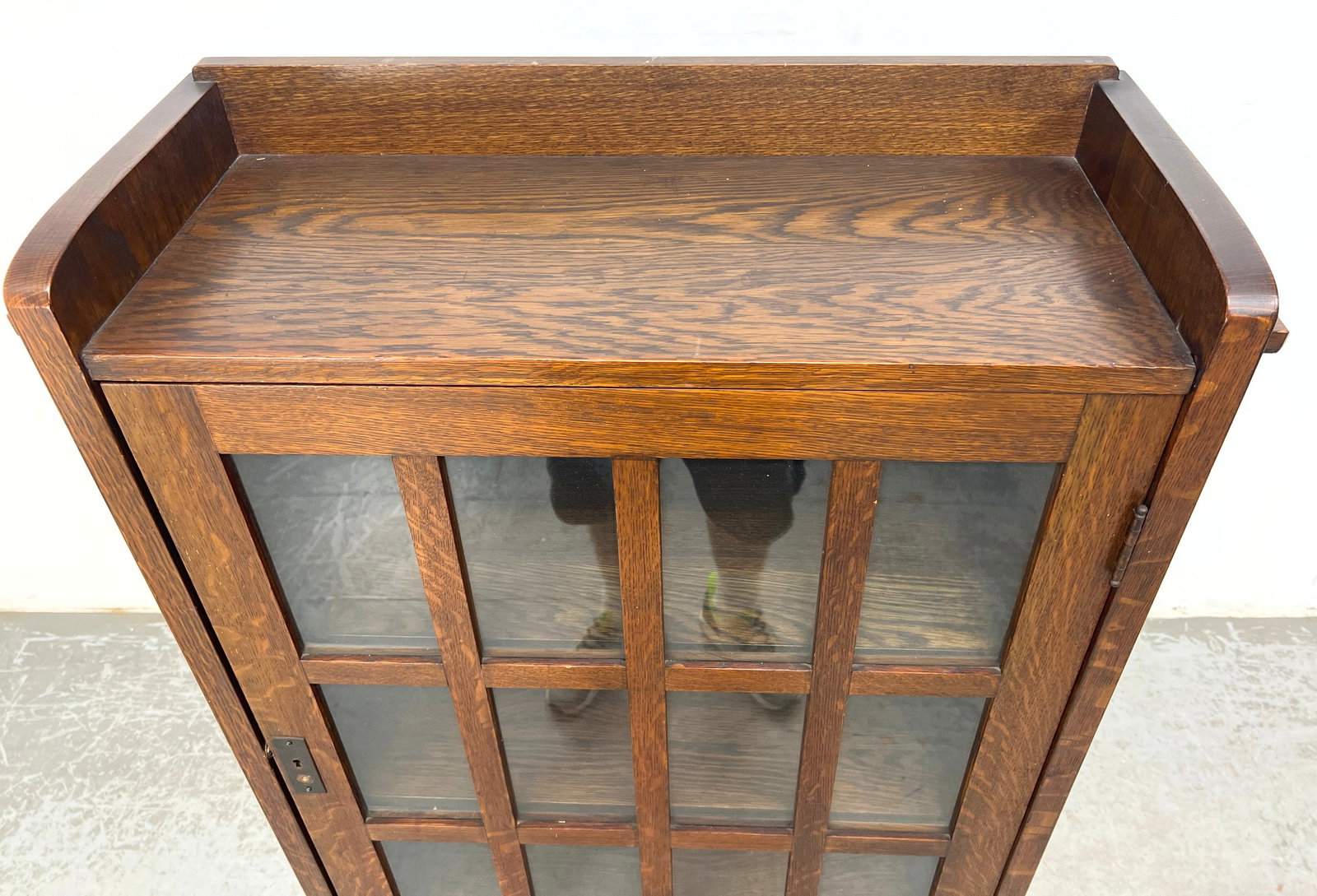 Vintage L and J G Stickley arts and Crafts Mission Oak Bookcase with Single Mullion Door. model 64. - 2